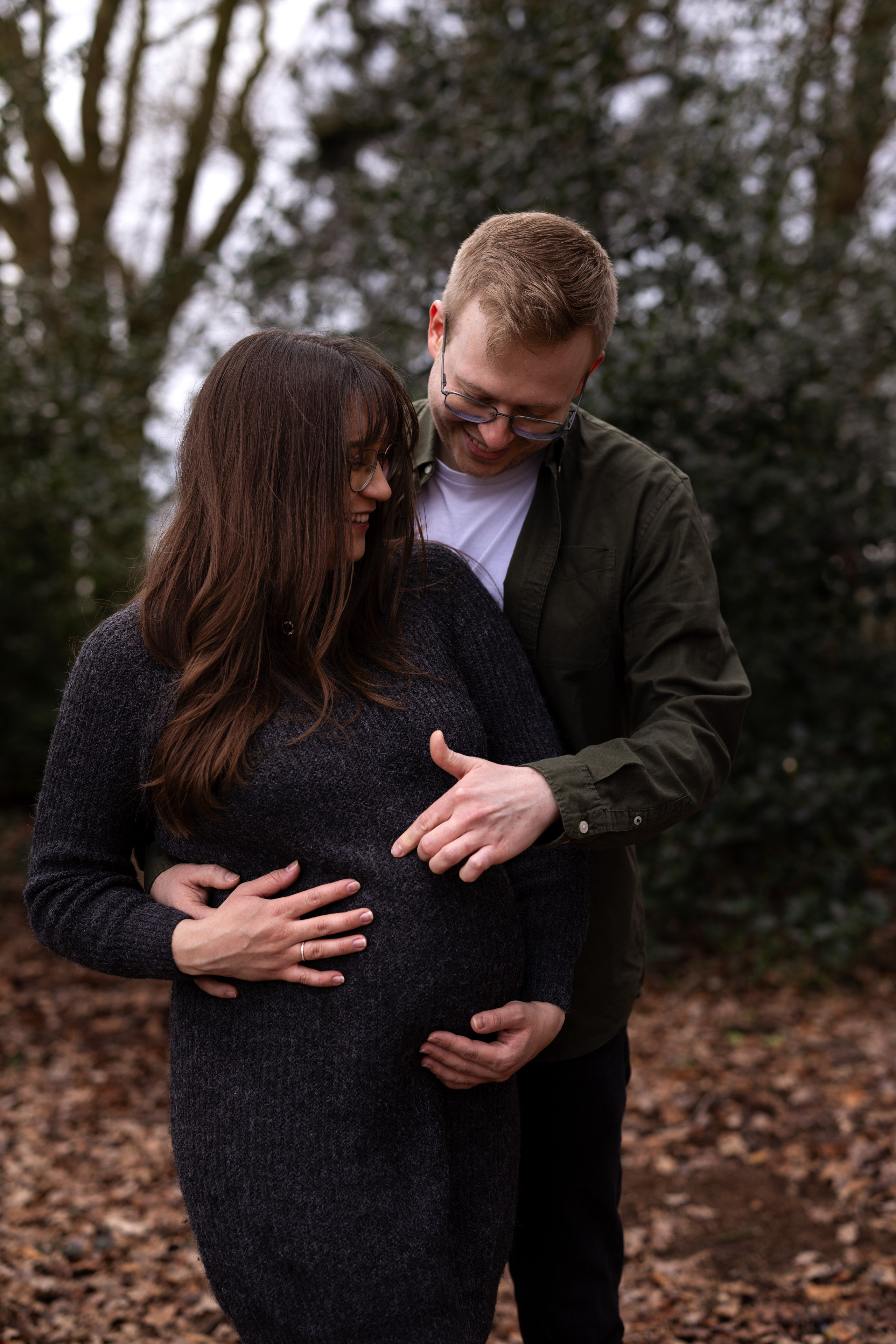 Babybauch Shooting im Wald