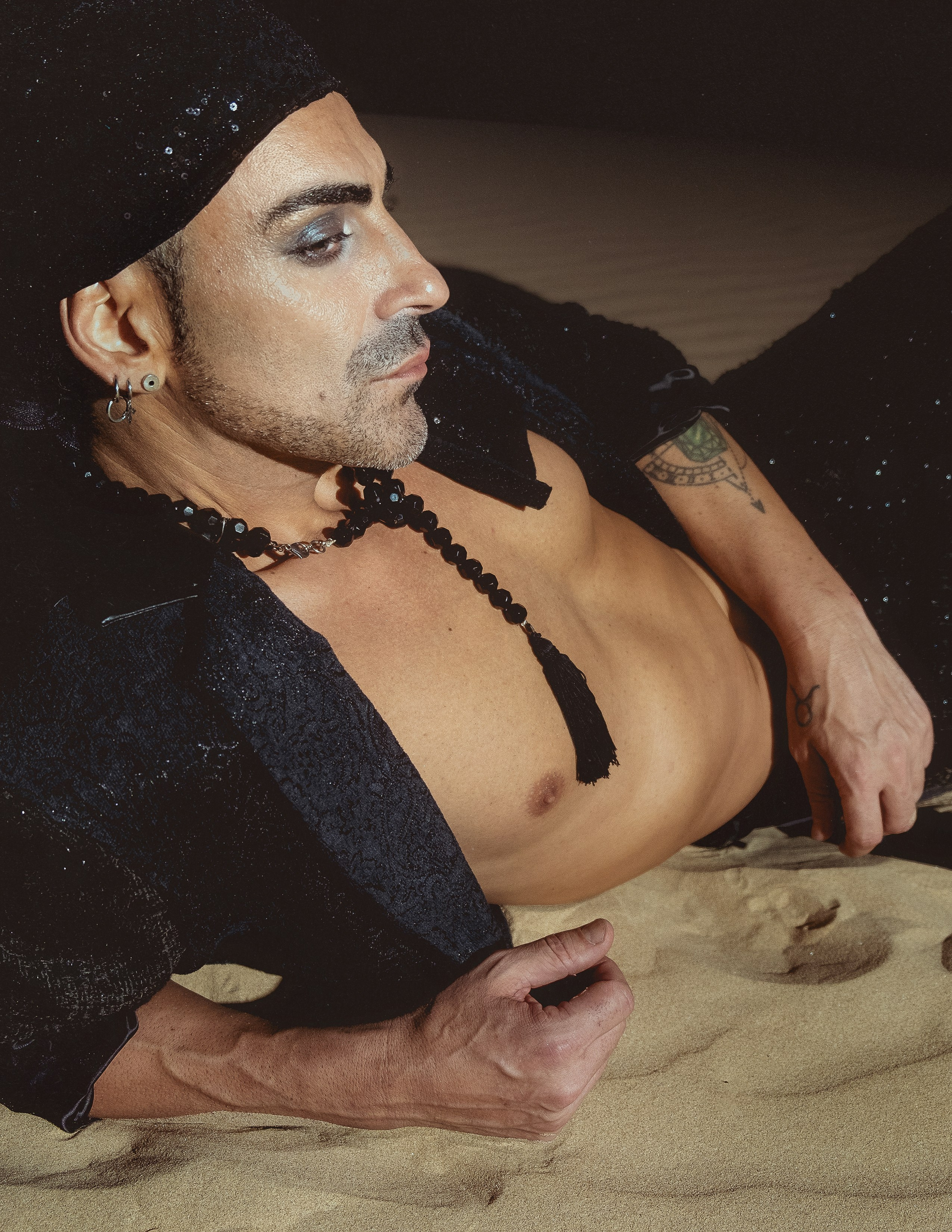 Портфолио-фотосессия в дюнах Аликанте — креативные образы и уникальные наряды от дизайнера — Фотограф Андрей Луковников