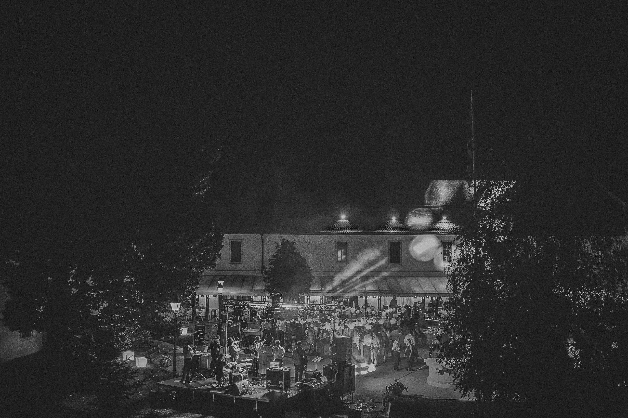 Alina și Ionuț | Fotografii Alb-Negru în Alba Iulia | Alex Vasilie. Alex Vasilie | Fotograf de Nuntă, Botez și Portret | Cluj-Napoca