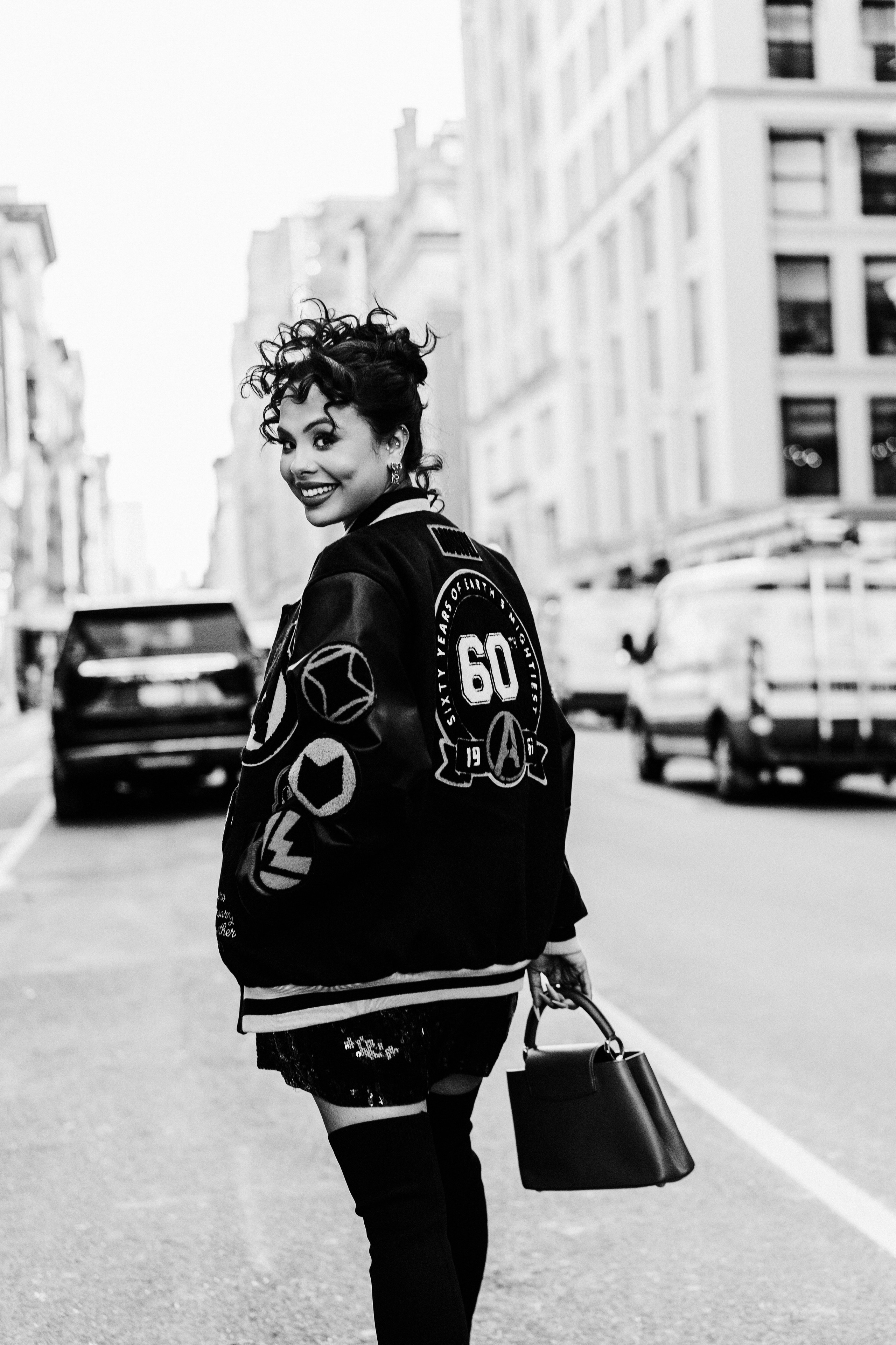 Flatiron Building Portrait Sessions NYC | Iconic Manhattan Photo Location. Videographer and photographer in New York // MAKAROV.VIDEO