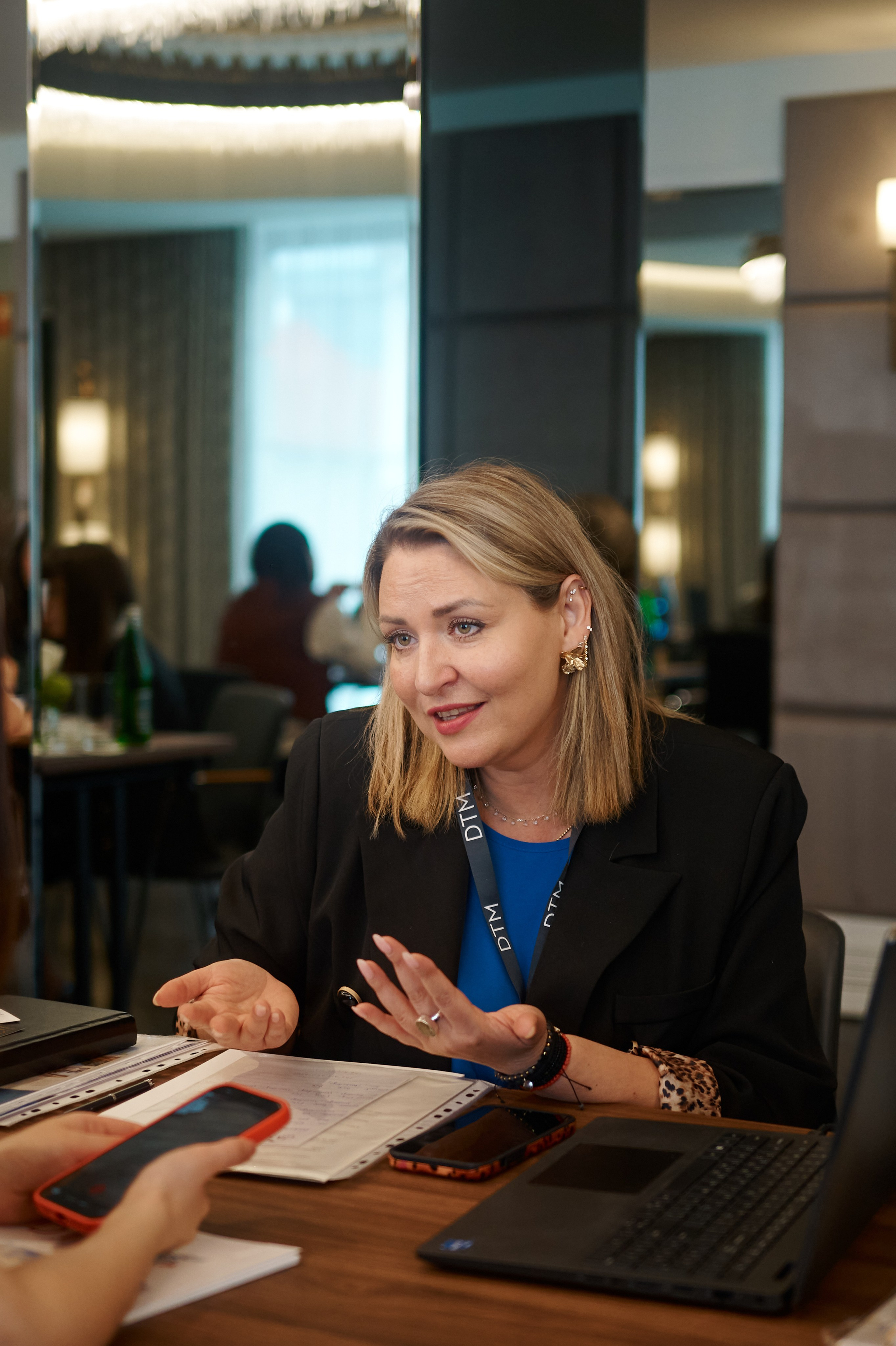 Deluxe Travel Market — Warsaw 2026. Аліса Постникова — портретний фотограф| Канни, Париж