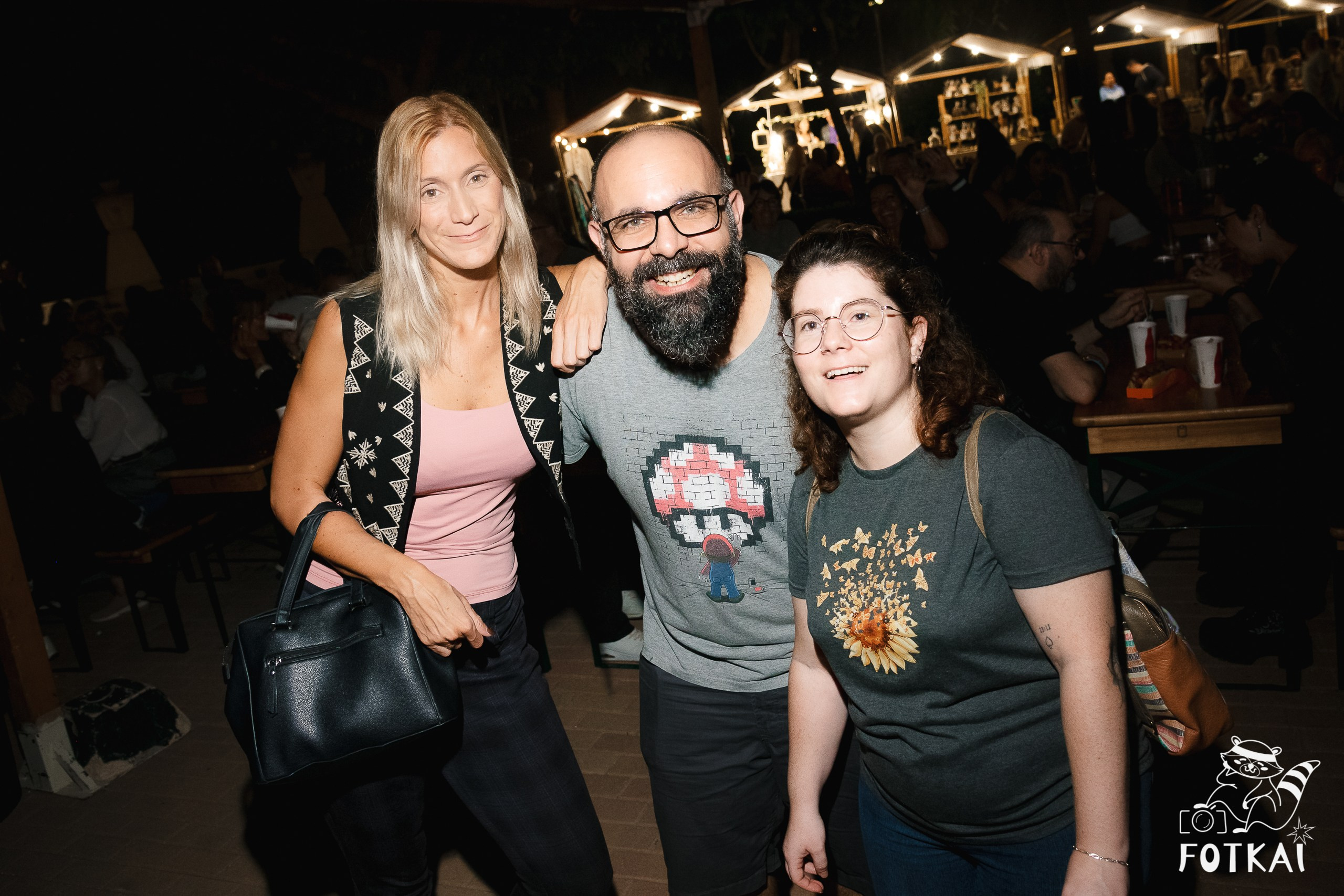 Фотоотчёт Street Food Market Torrevieja — Seguridad Social & Las Hienas DJs | FOTKAI