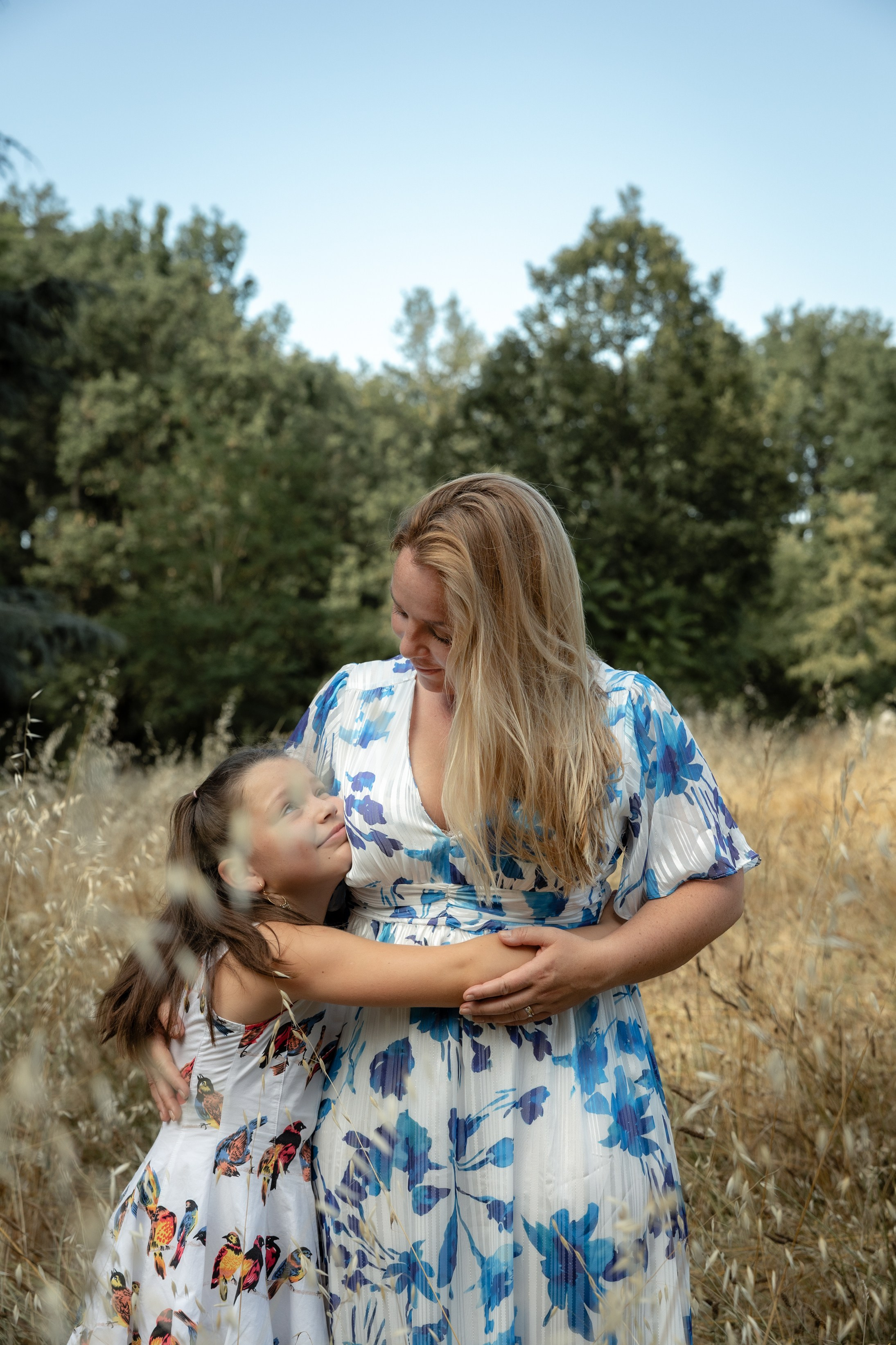 Family photoshoot in Parc du Cabirol, Colomiers. Eugénie Smirnova — your photographer in Toulouse and southwest France