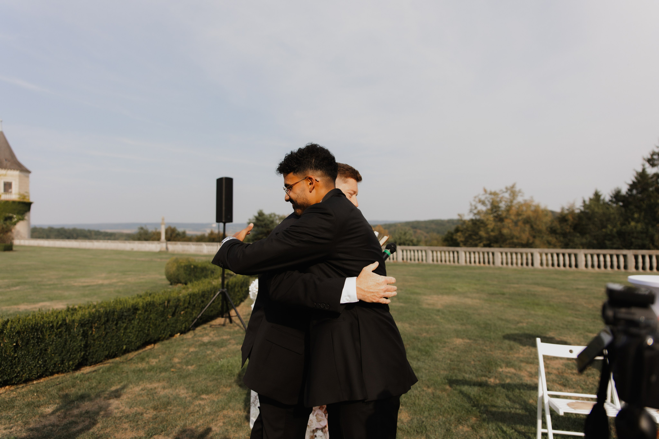 Elegant Castle Wedding in Austria | Alwin & Ruth’s Fairytale Celebration. Wedding photographer and videographer based in Timisoara, Romania