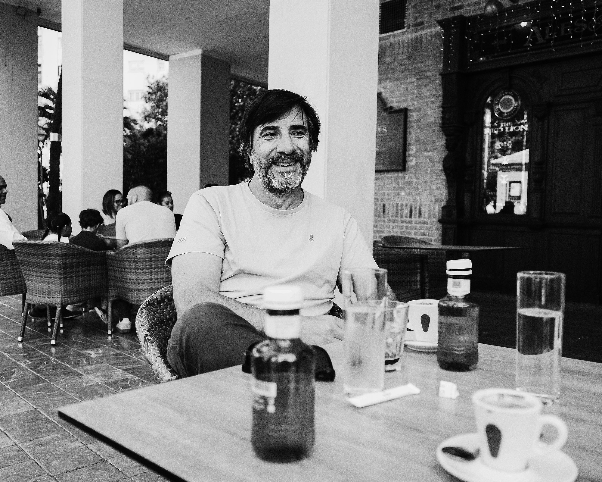 Cuando la calle te pone a prueba: Fotografía Documental en el Corpus de Huelva con Ricoh GR IV. Fotógrafo profesional en Sevilla Francisco Guerrero