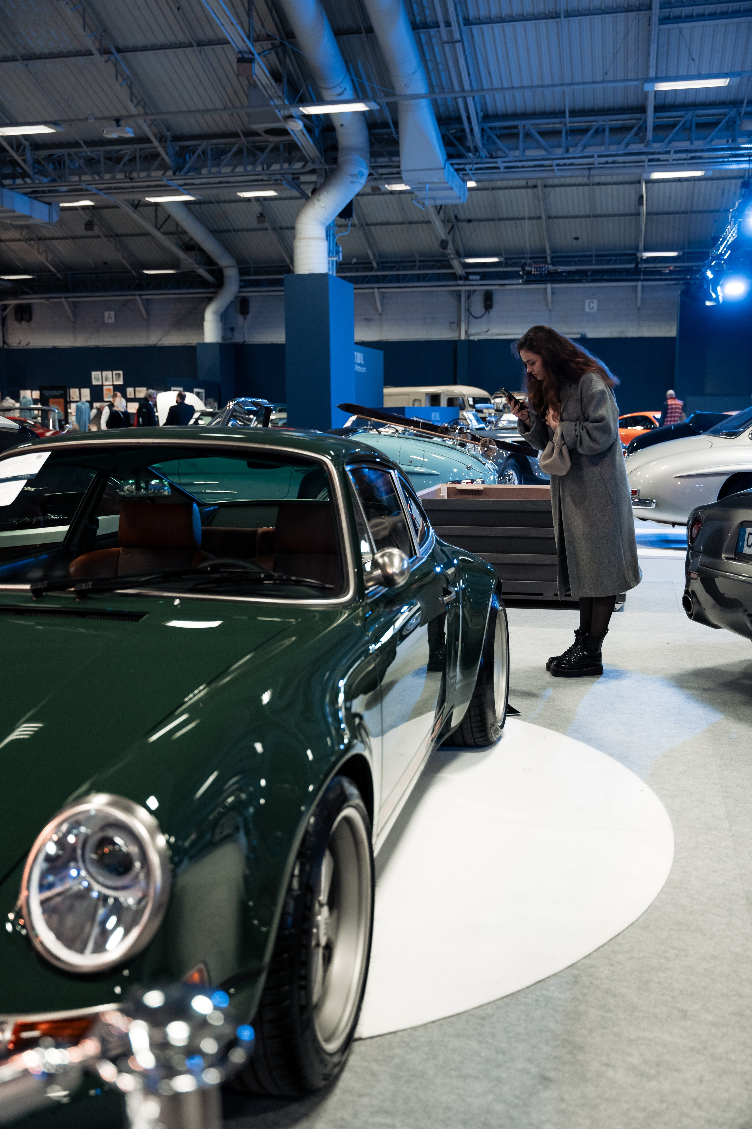 Retromobile-2024. Photographe de voitures à Paris — Vitalii Motruk