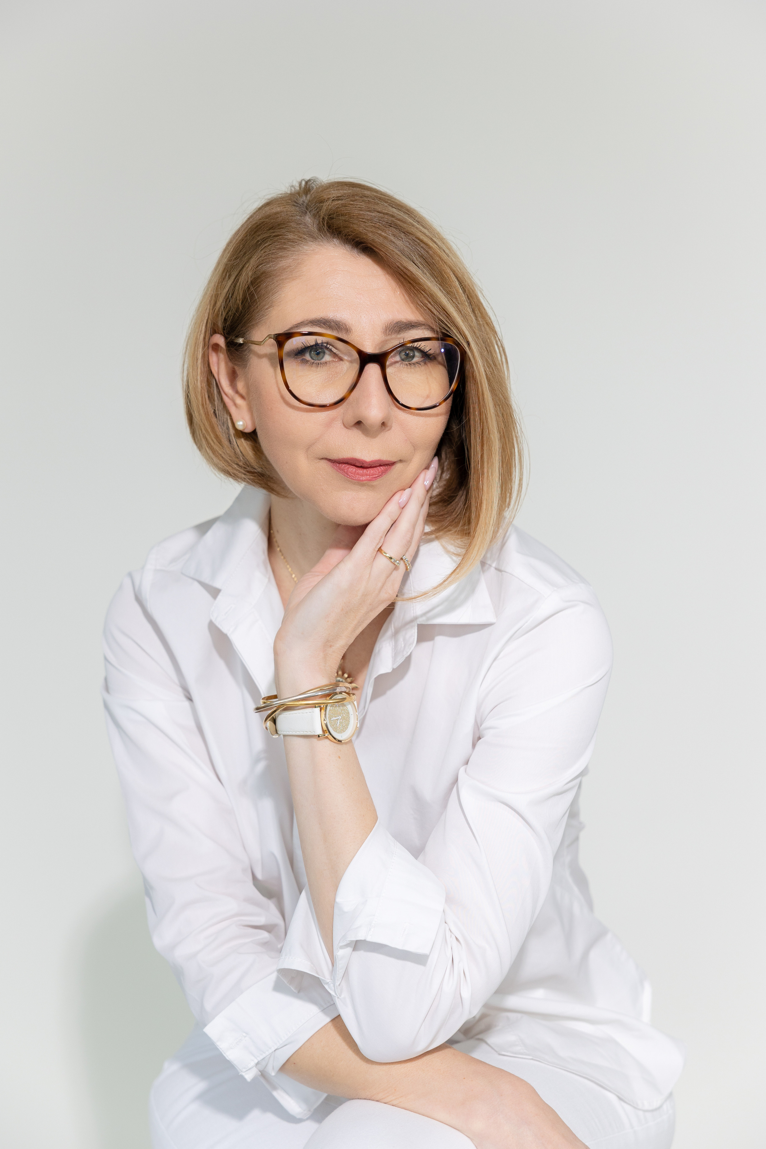 Personal branding photo session for sommelier Inessa. Eugénie Smirnova — photographe à Toulouse et dans le sud-ouest de la France