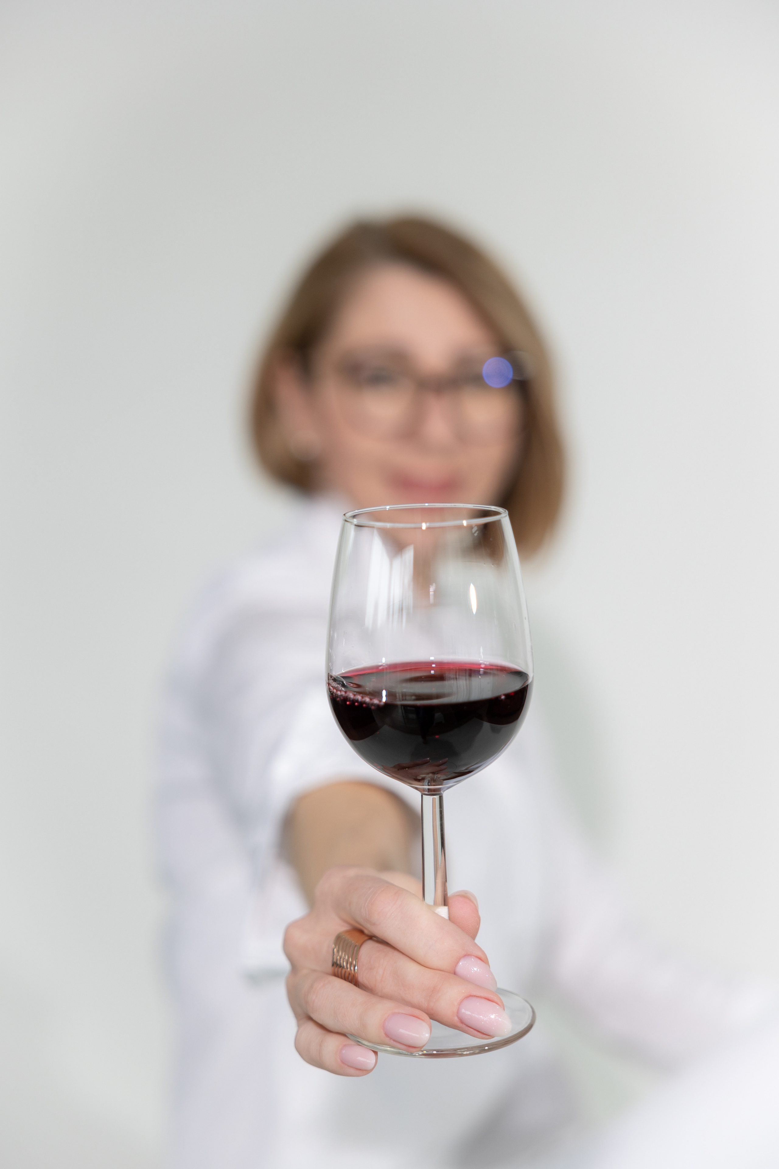 Personal branding photo session for sommelier Inessa. Eugénie Smirnova — photographe à Toulouse et dans le sud-ouest de la France