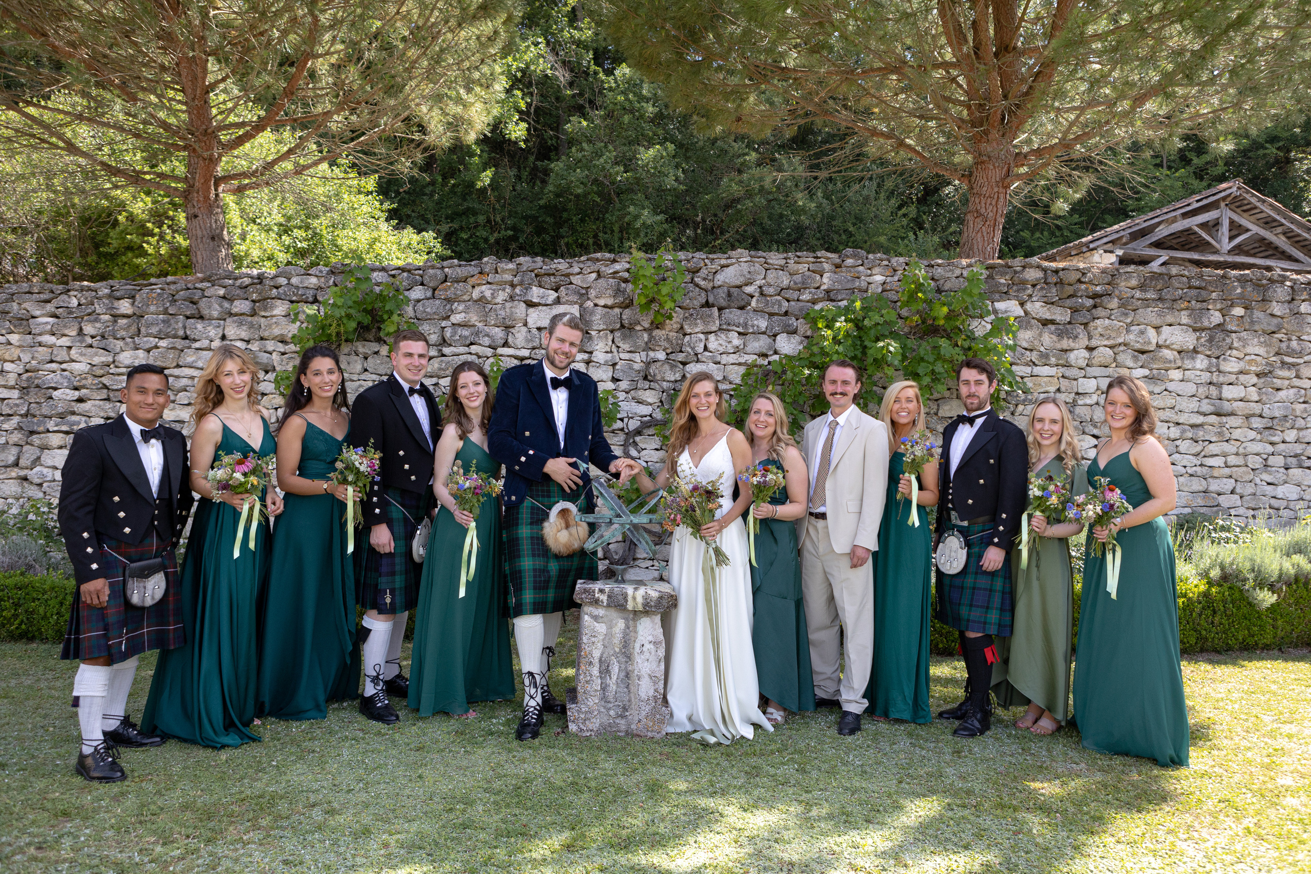 British — scottish wedding in Souquet Hall, Aquitaine, France. Eugénie Smirnova — your photographer in Toulouse and southwest France