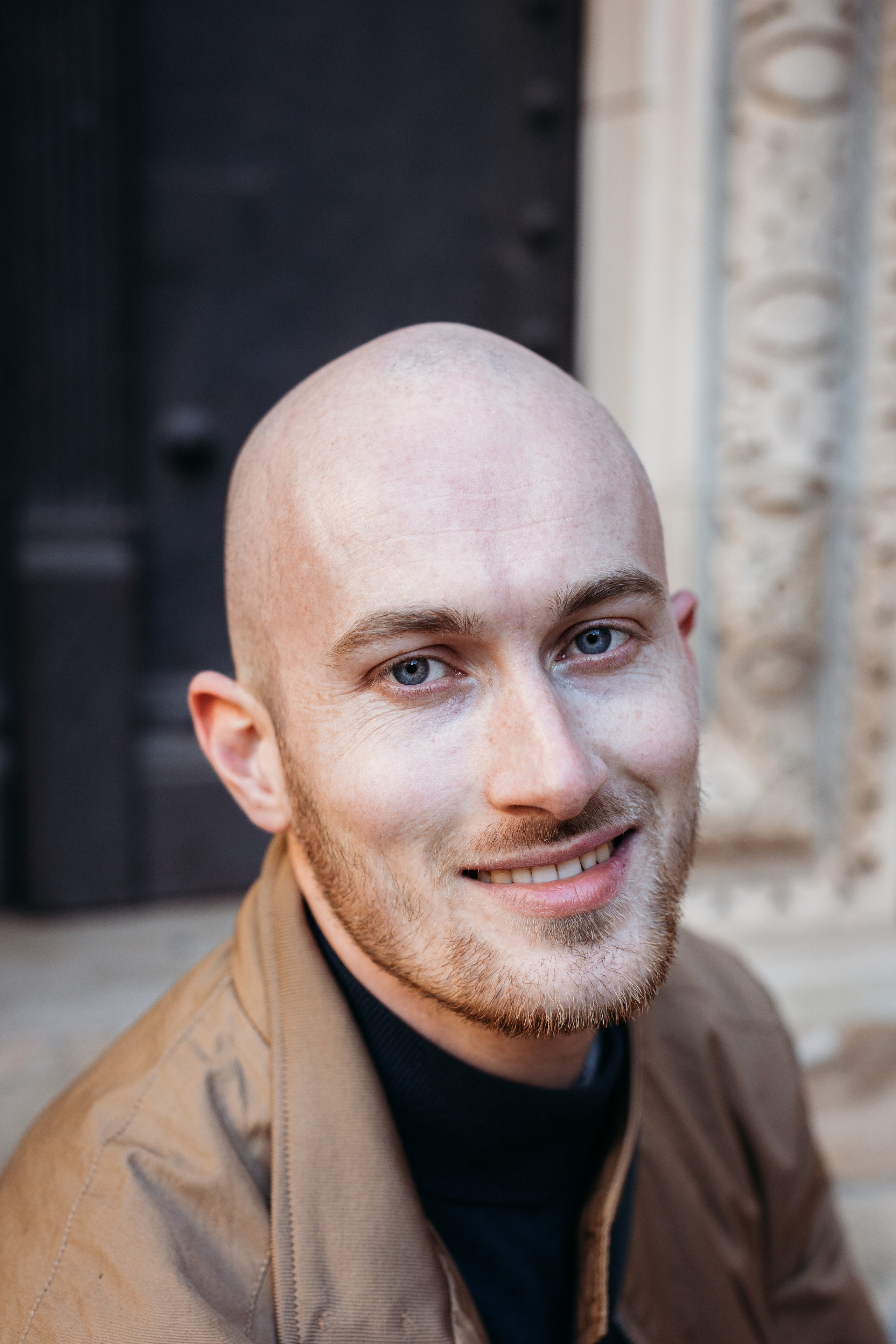 Individual photo portrait for Daniel in Toulouse city centre. Eugénie Smirnova — your photographer in Toulouse and southwest France