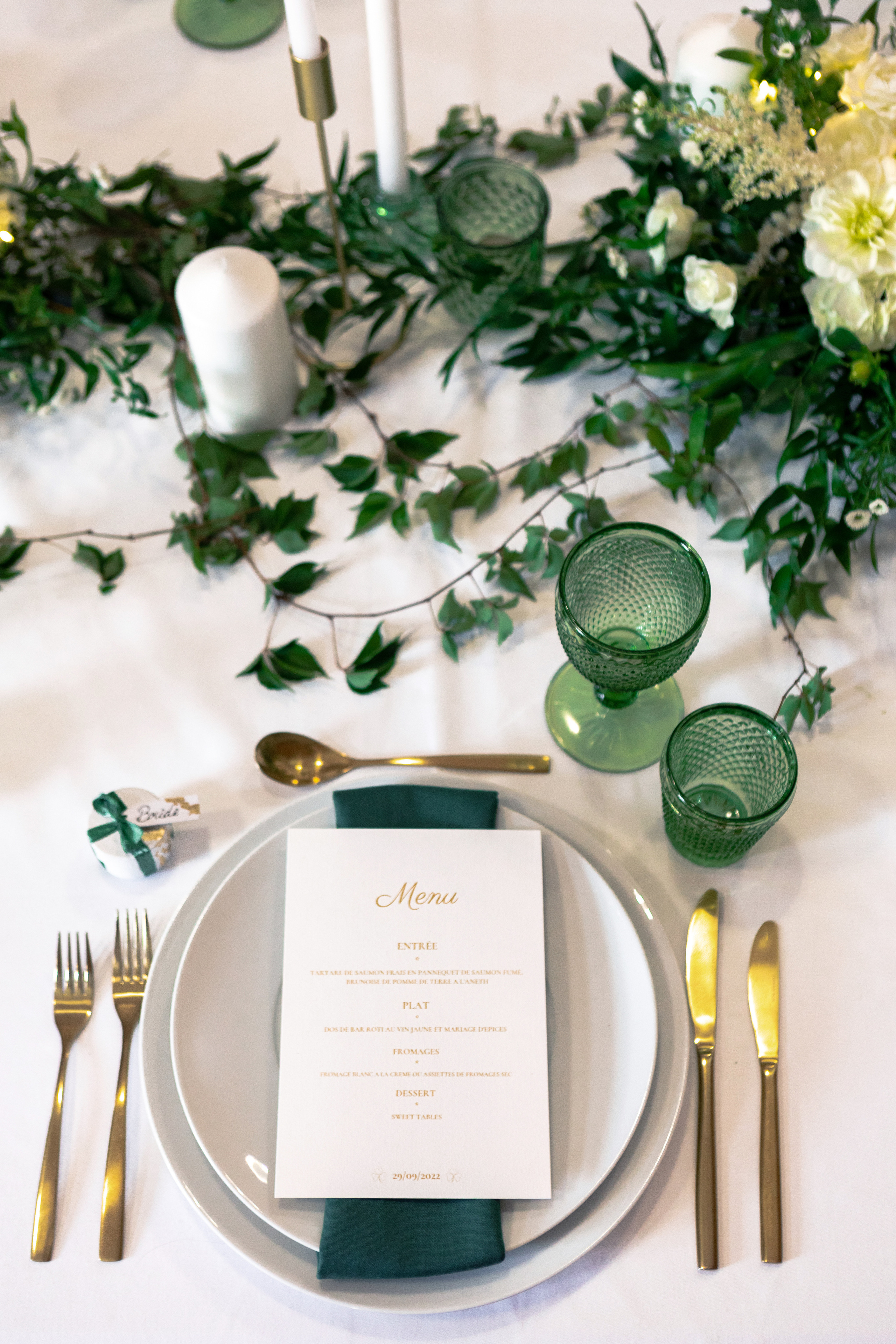 Emerald themed wedding in Château de Puydaniel. Eugénie Smirnova — photographe à Toulouse et dans le sud-ouest de la France