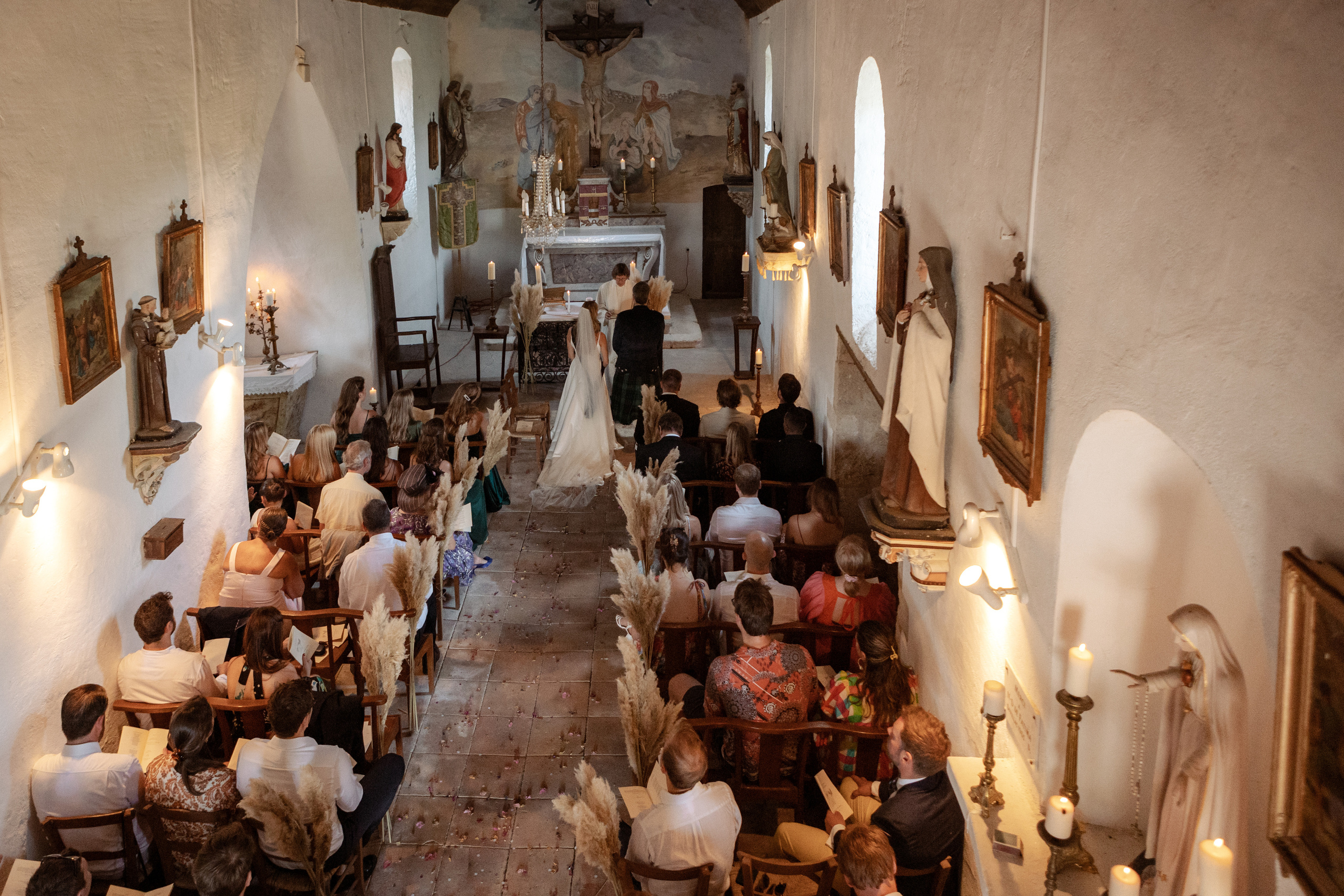 British — scottish wedding in Souquet Hall, Aquitaine, France. Eugénie Smirnova — your photographer in Toulouse and southwest France