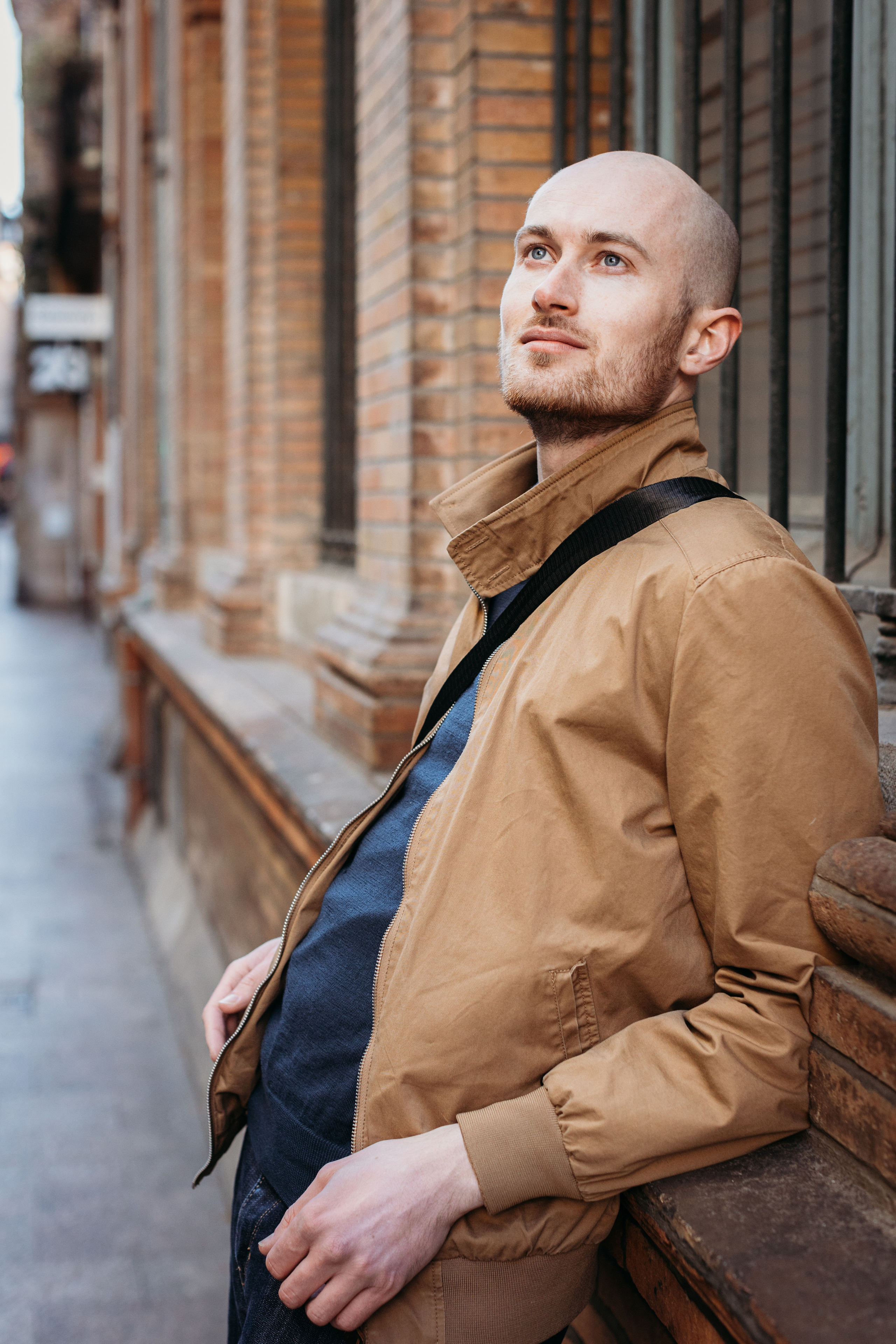 Individual photo portrait for Daniel in Toulouse city centre. Eugénie Smirnova — your photographer in Toulouse and southwest France