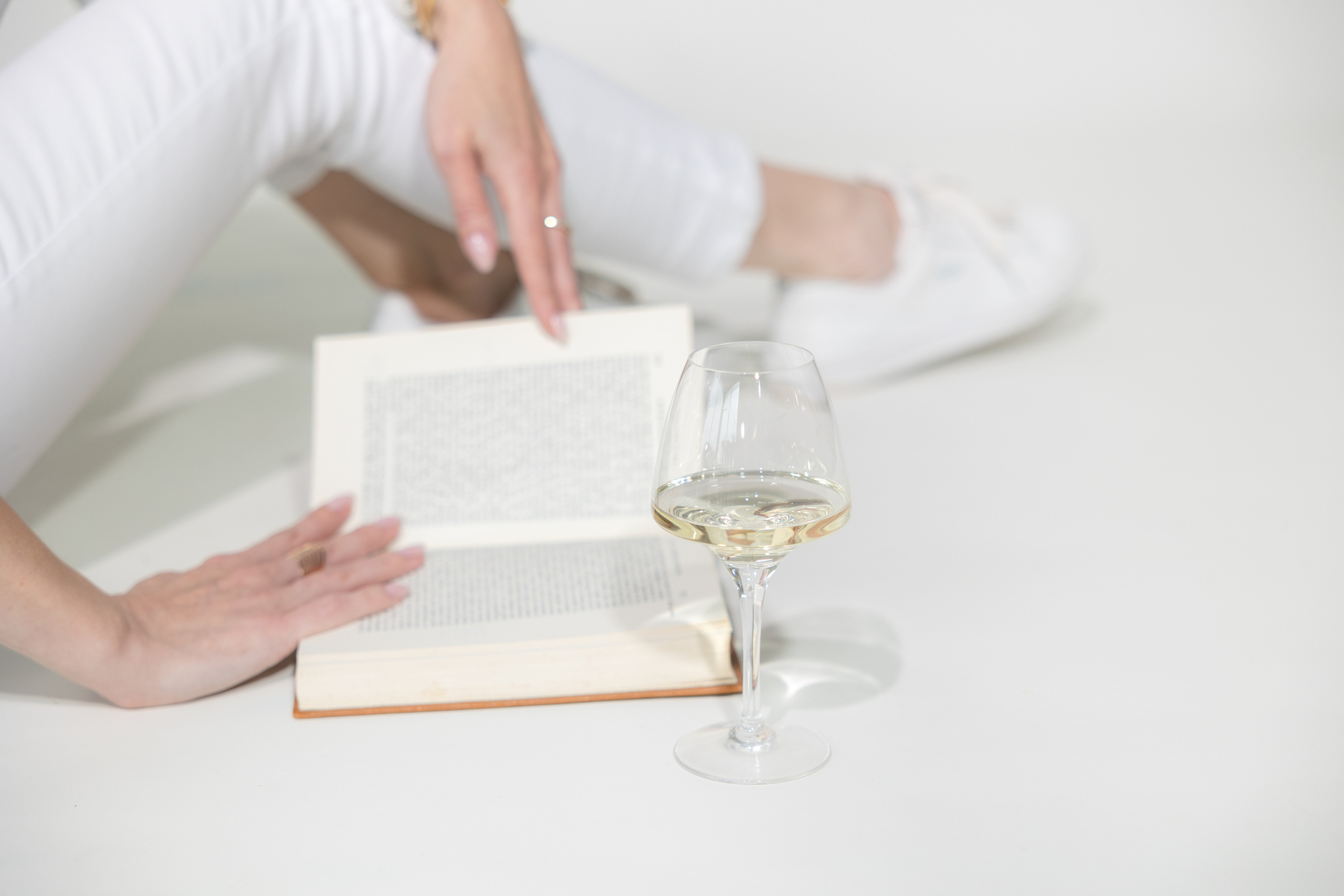 Personal branding photo session for sommelier Inessa. Eugénie Smirnova — photographe à Toulouse et dans le sud-ouest de la France