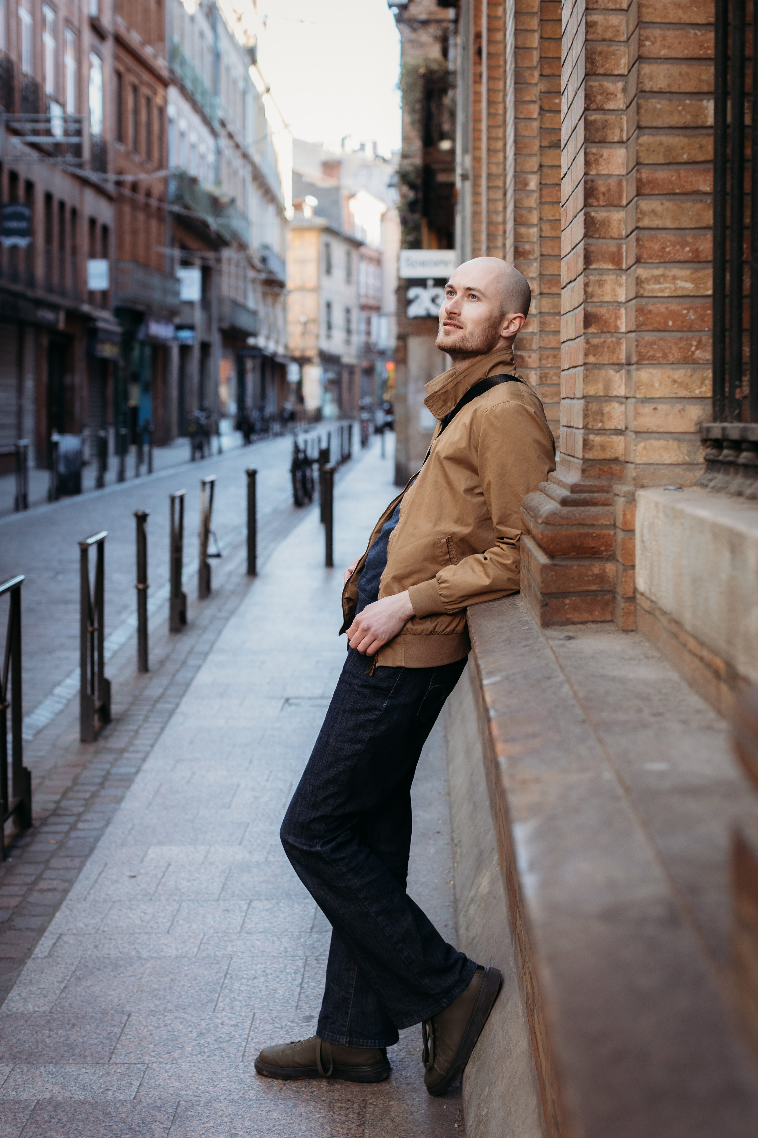 Individual photo portrait for Daniel in Toulouse city centre. Eugénie Smirnova — your photographer in Toulouse and southwest France