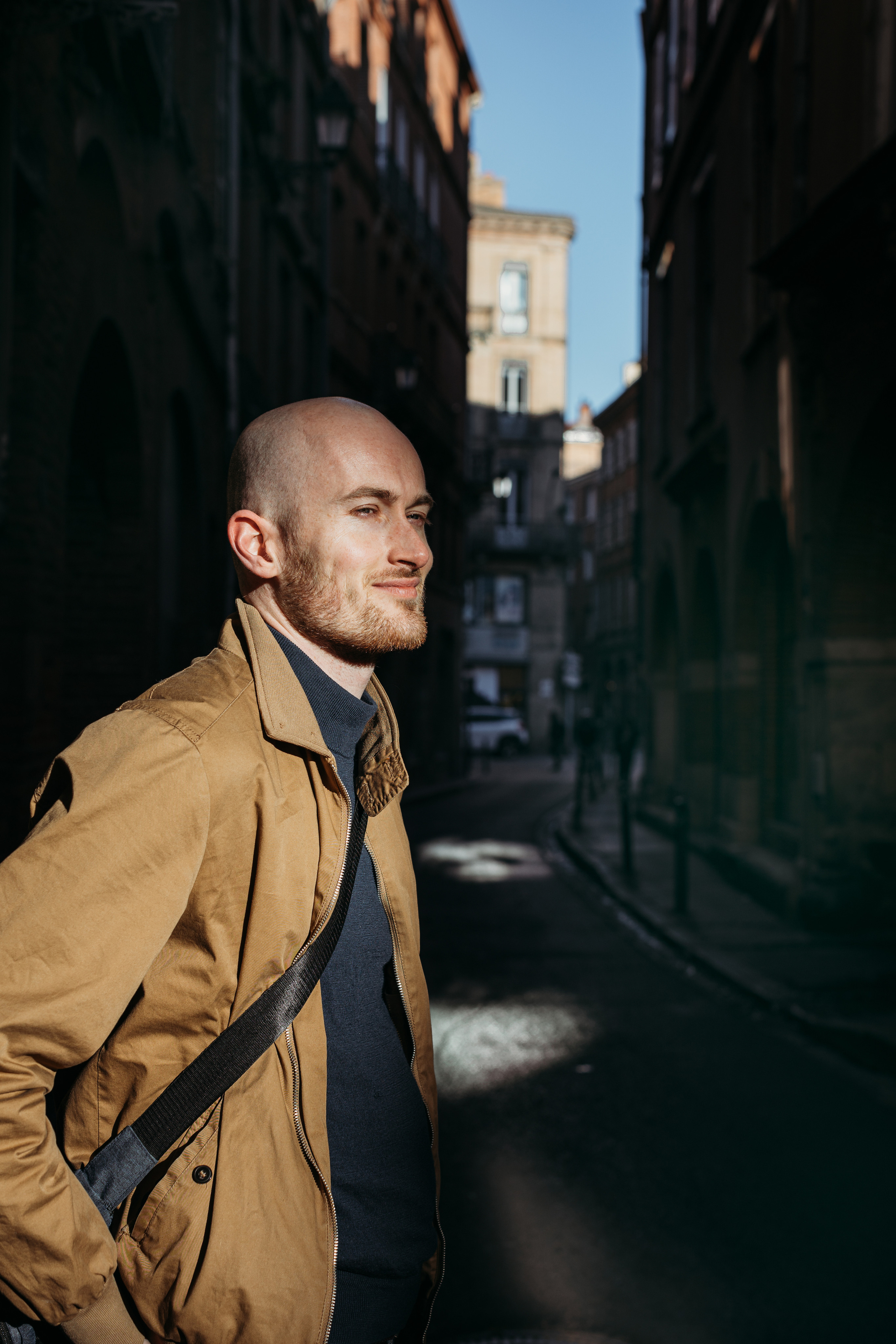 Individual photo portrait for Daniel in Toulouse city centre. Eugénie Smirnova — your photographer in Toulouse and southwest France