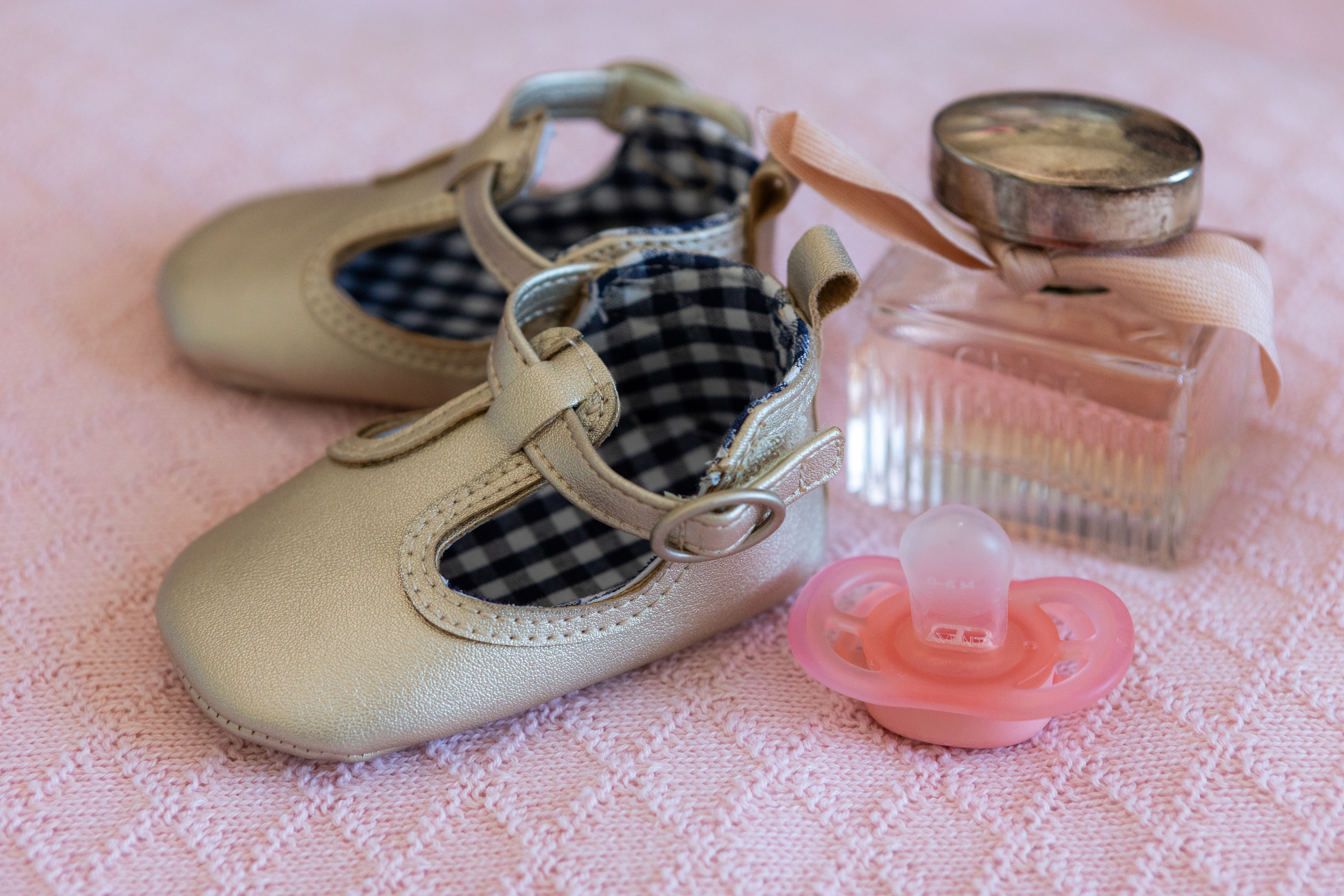 Séance photo grossesse et nouveau-né. Eugénie Smirnova — photographe à Toulouse et dans le sud-ouest de la France