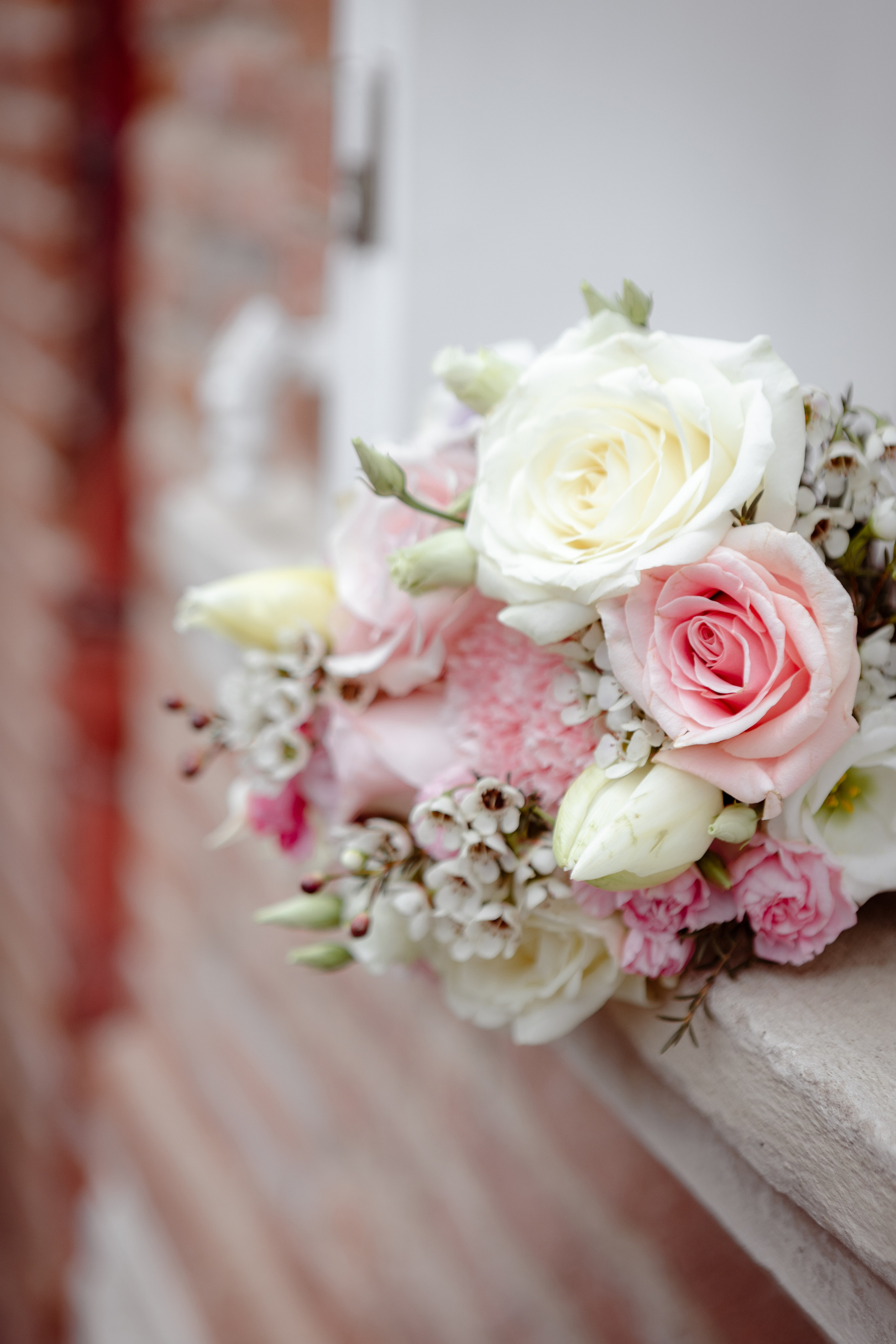 Winter wedding photo session in Toulouse France for Anastasia and Ben. Eugénie Smirnova — your photographer in Toulouse and southwest France