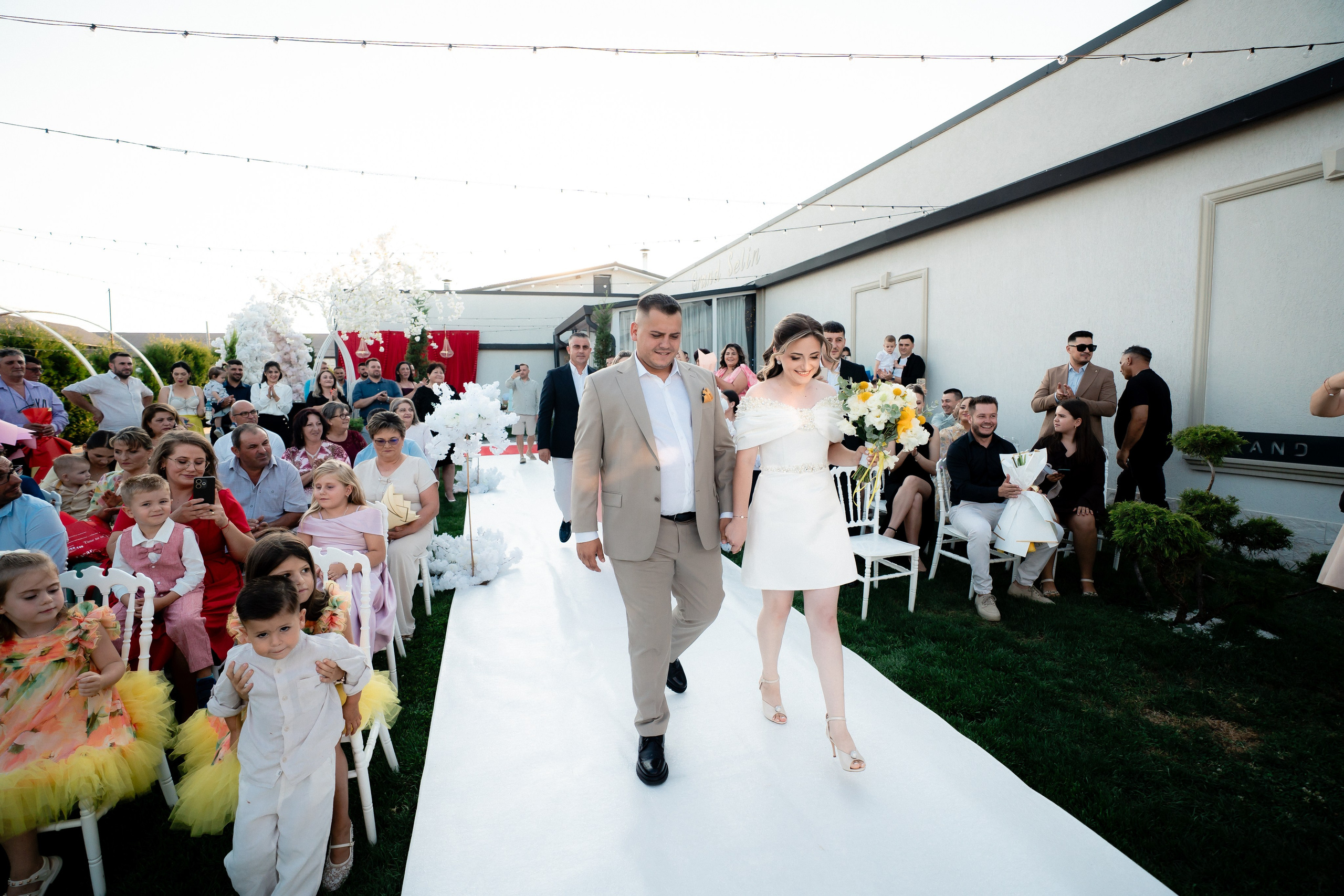 Nunu Photography – Fotograf Nuntă & Botez