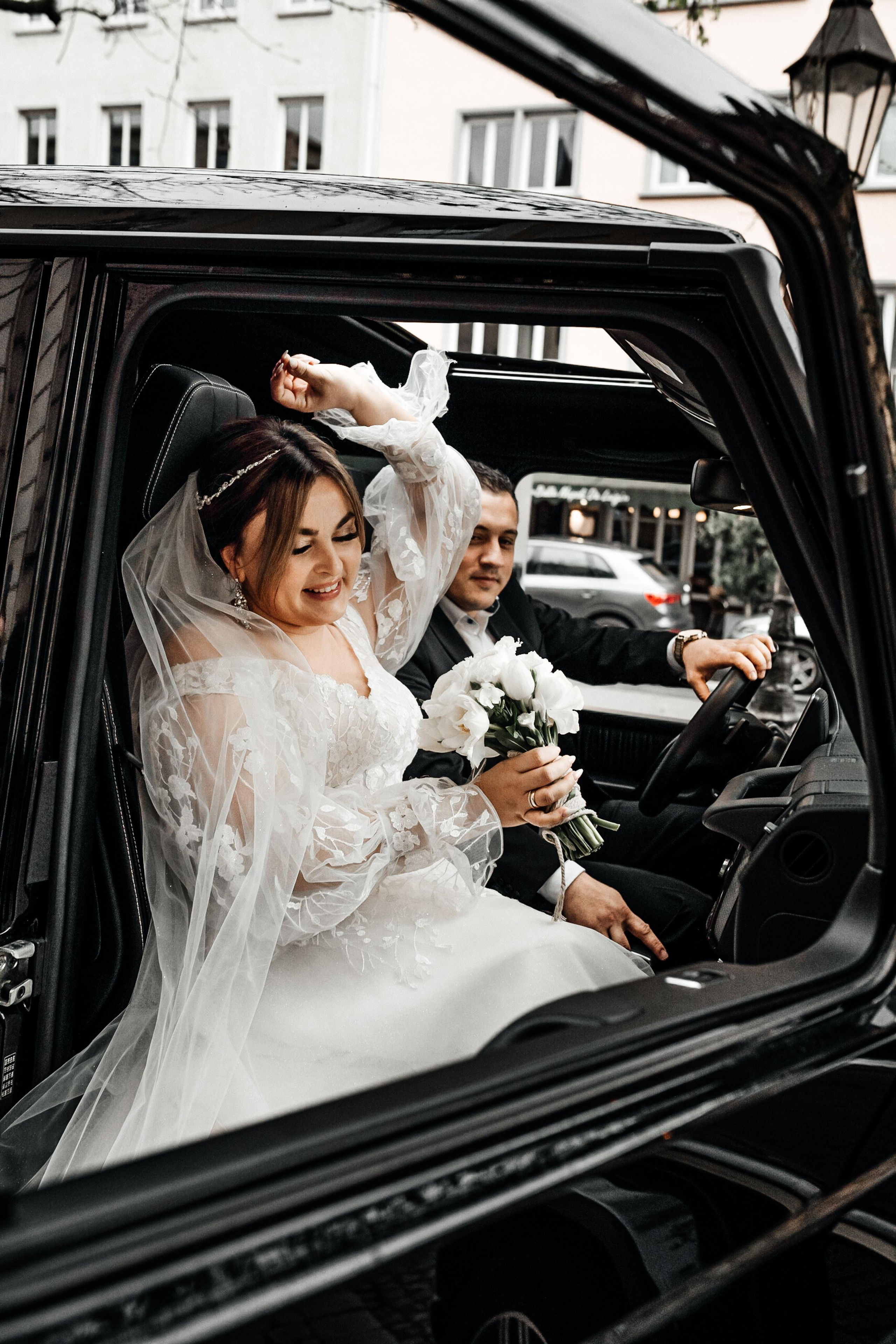 Elvira & Mnaz. Anna Saribekyan – Beste Hochzeitsfotografin in Würzburg, Top 10 in Deutschland