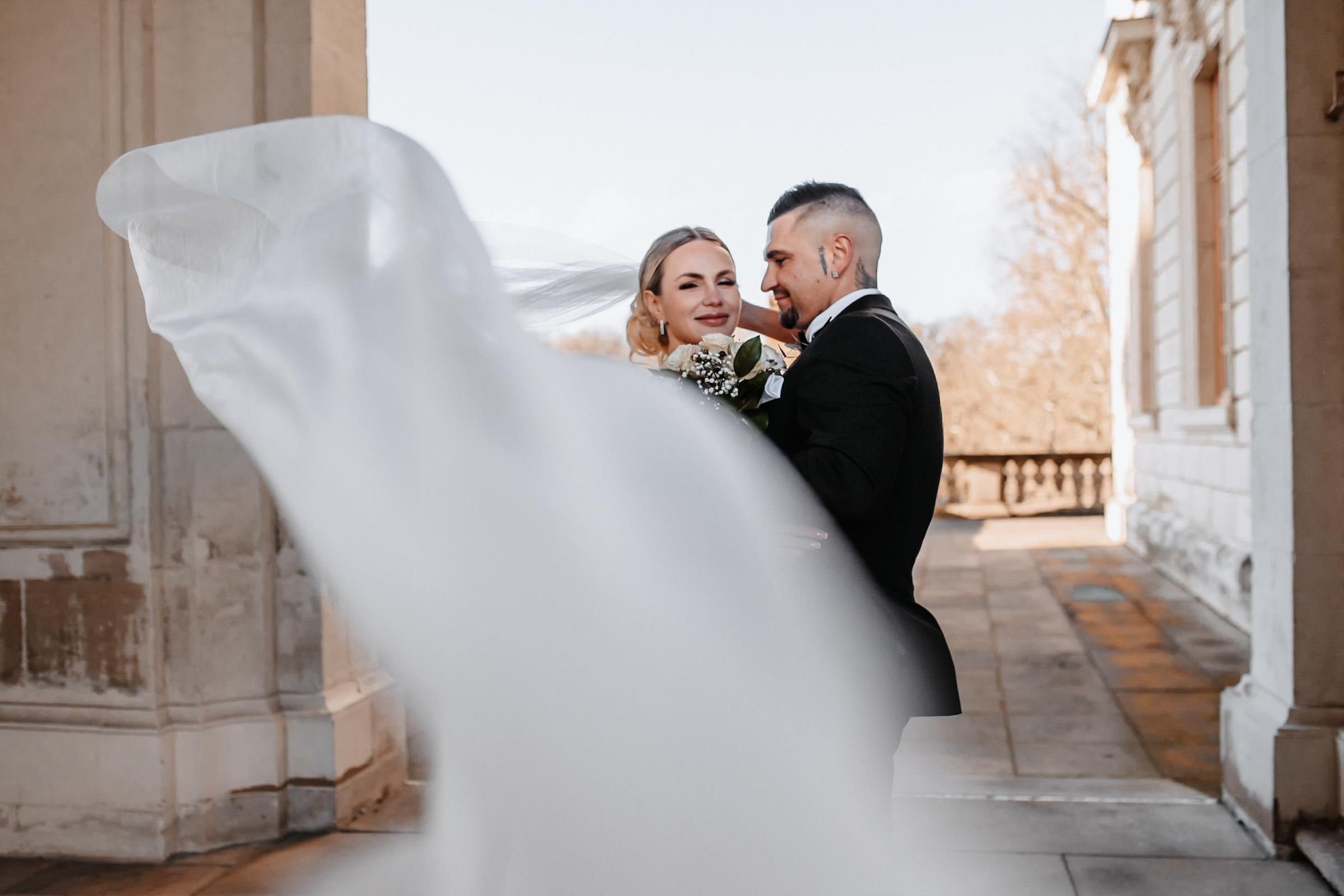 Brautpaarshooting in Schloss Ludwigsburg. Anna Saribekyan – Beste Hochzeitsfotografin in Würzburg, Top 10 in Deutschland