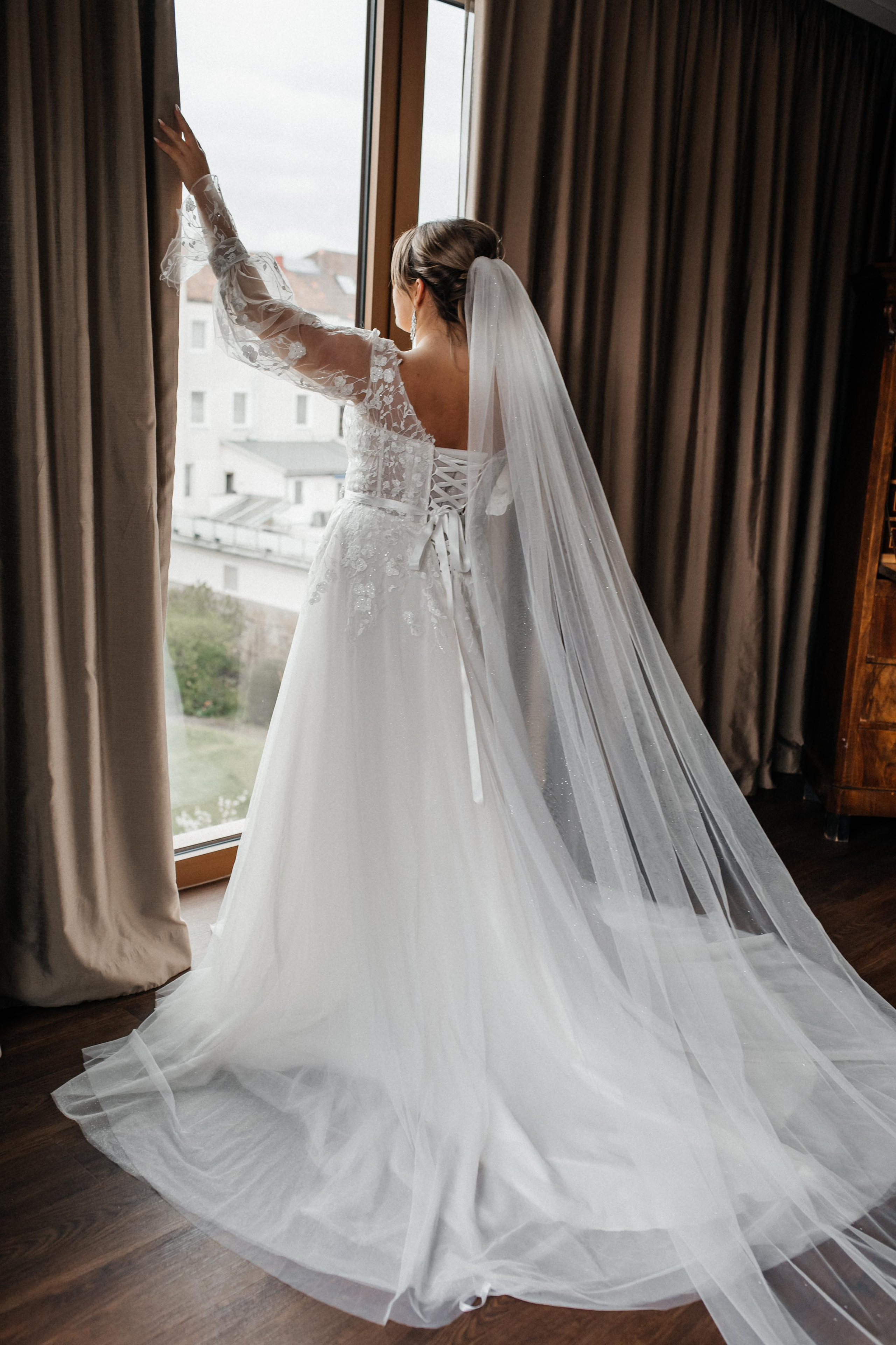 Elvira & Mnaz. Anna Saribekyan – Beste Hochzeitsfotografin in Würzburg, Top 10 in Deutschland