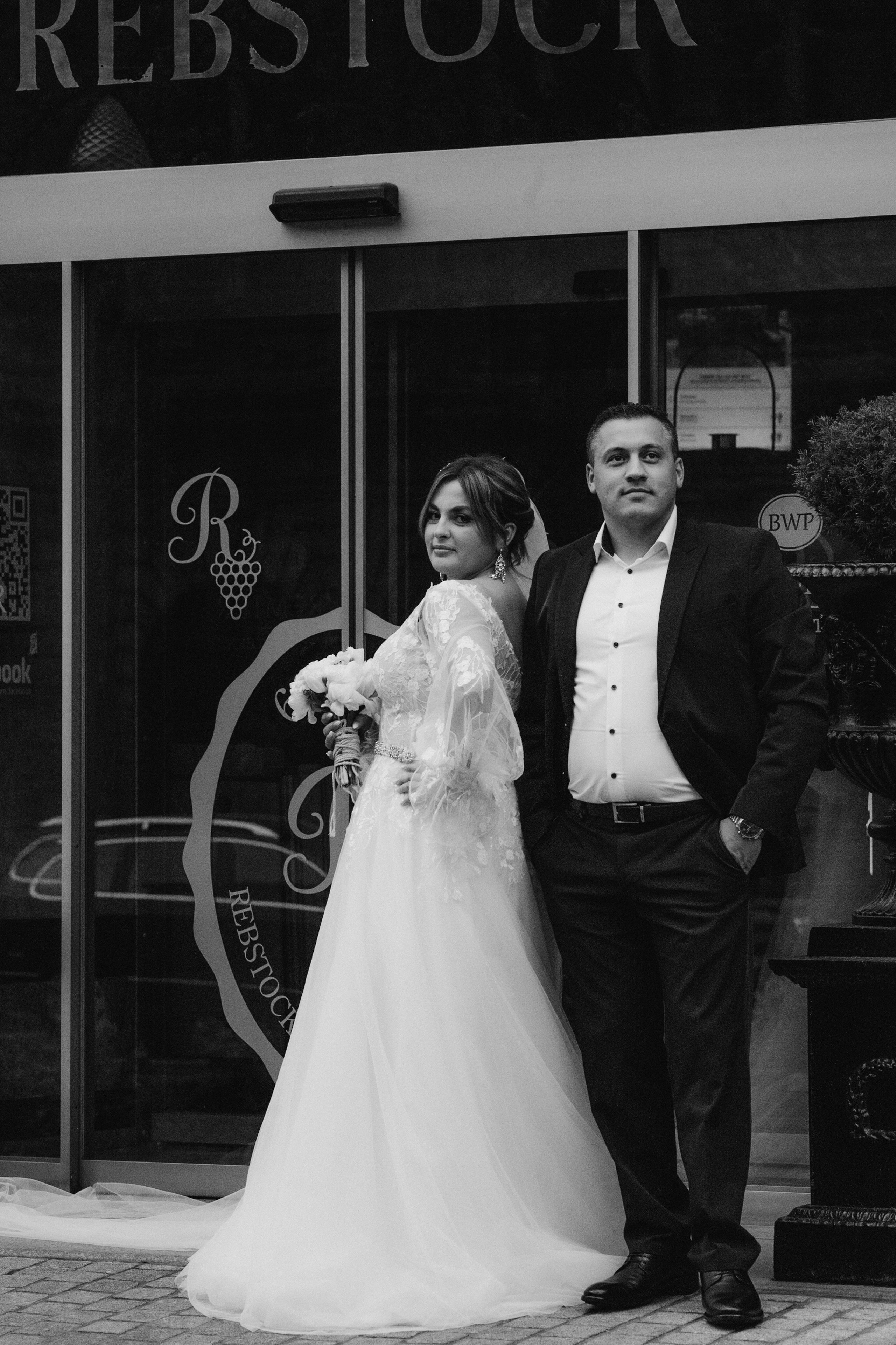 Elvira & Mnaz. Anna Saribekyan – Beste Hochzeitsfotografin in Würzburg, Top 10 in Deutschland