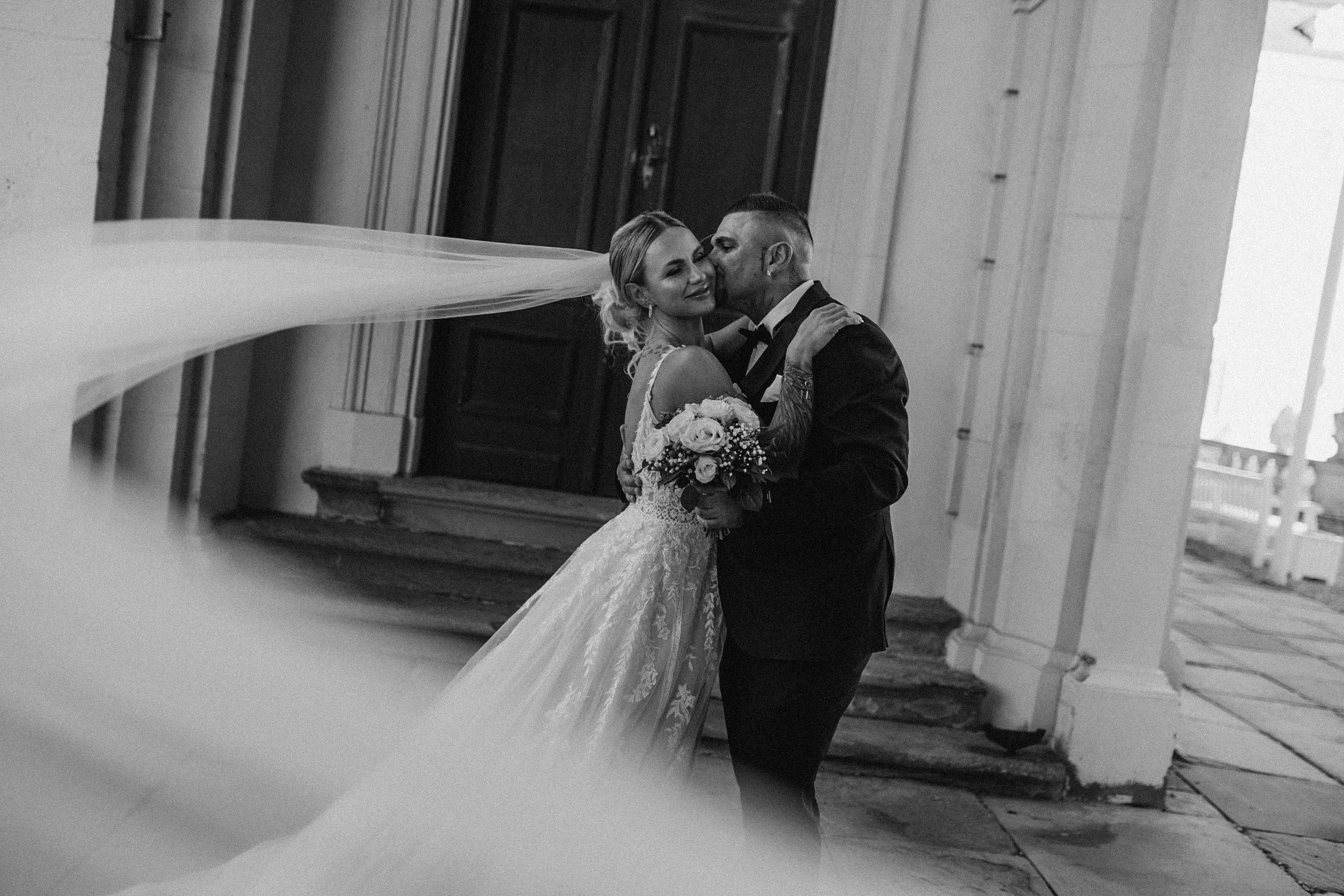 Brautpaarshooting in Schloss Ludwigsburg. Anna Saribekyan – Beste Hochzeitsfotografin in Würzburg, Top 10 in Deutschland