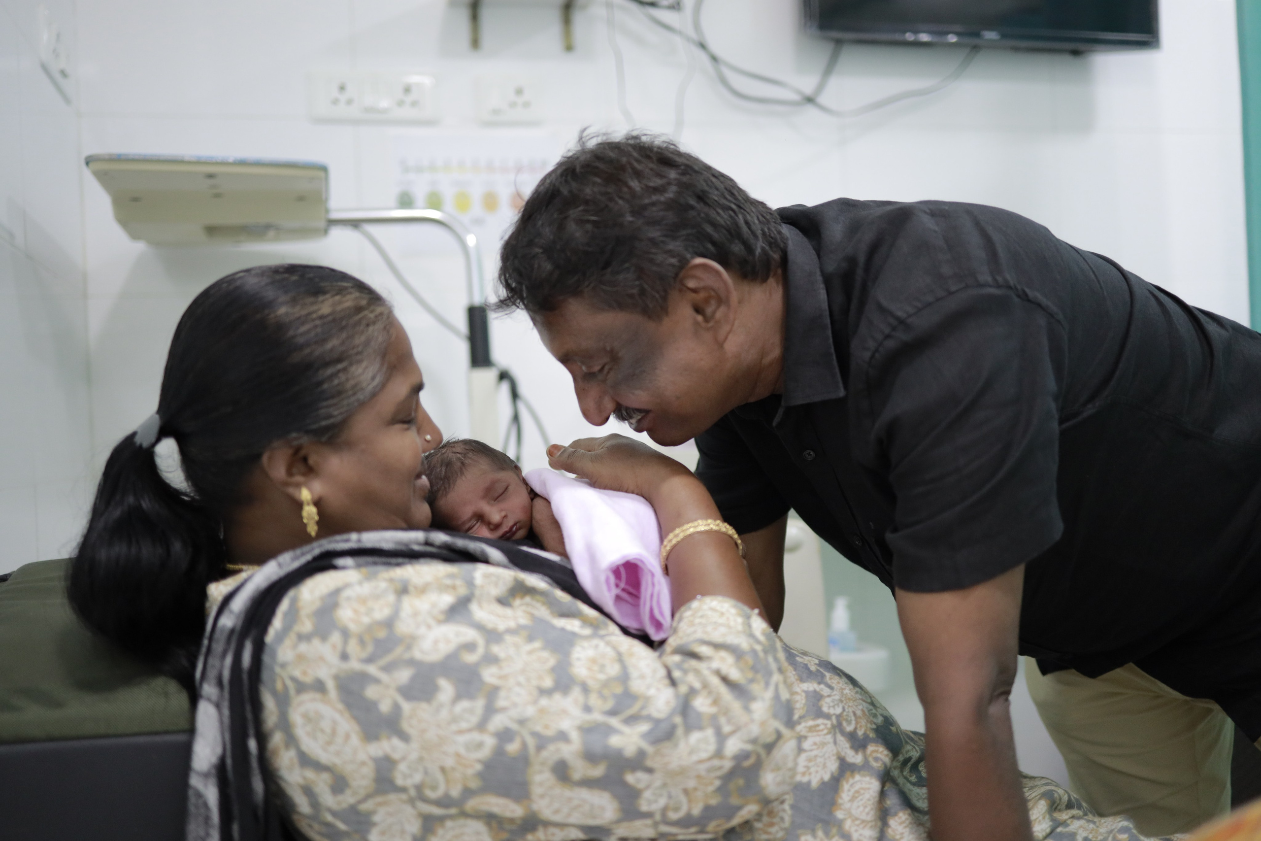 Birth & Hospital Session. BABY & FAMILY - MATERNITY - WEDDINGS & EVENTS - COMMERCIALS & CORPORATE | GOWTHAMAN SIVARAJ