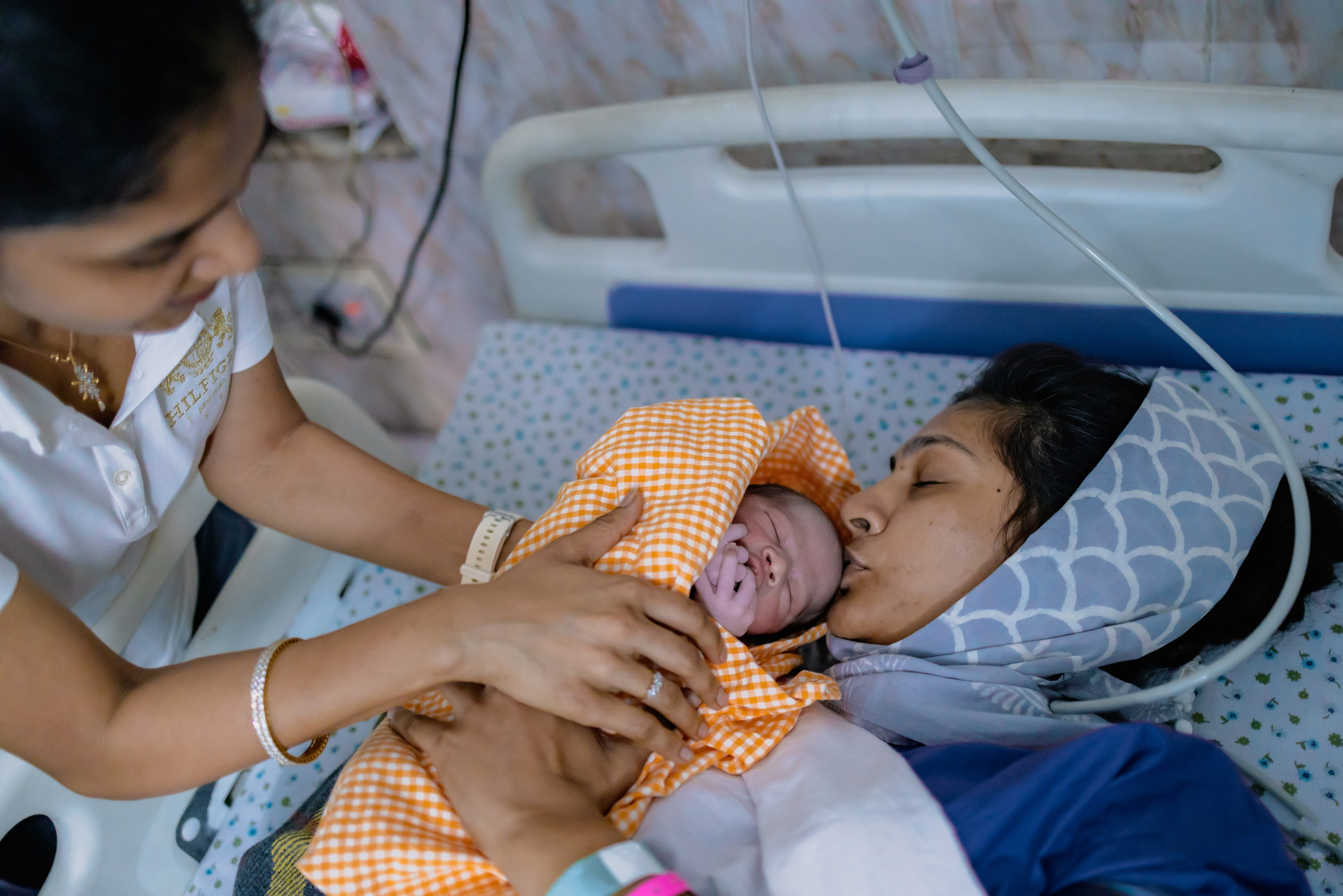 Birth & Hospital Session. BABY & FAMILY - MATERNITY - WEDDINGS & EVENTS - COMMERCIALS & CORPORATE | GOWTHAMAN SIVARAJ