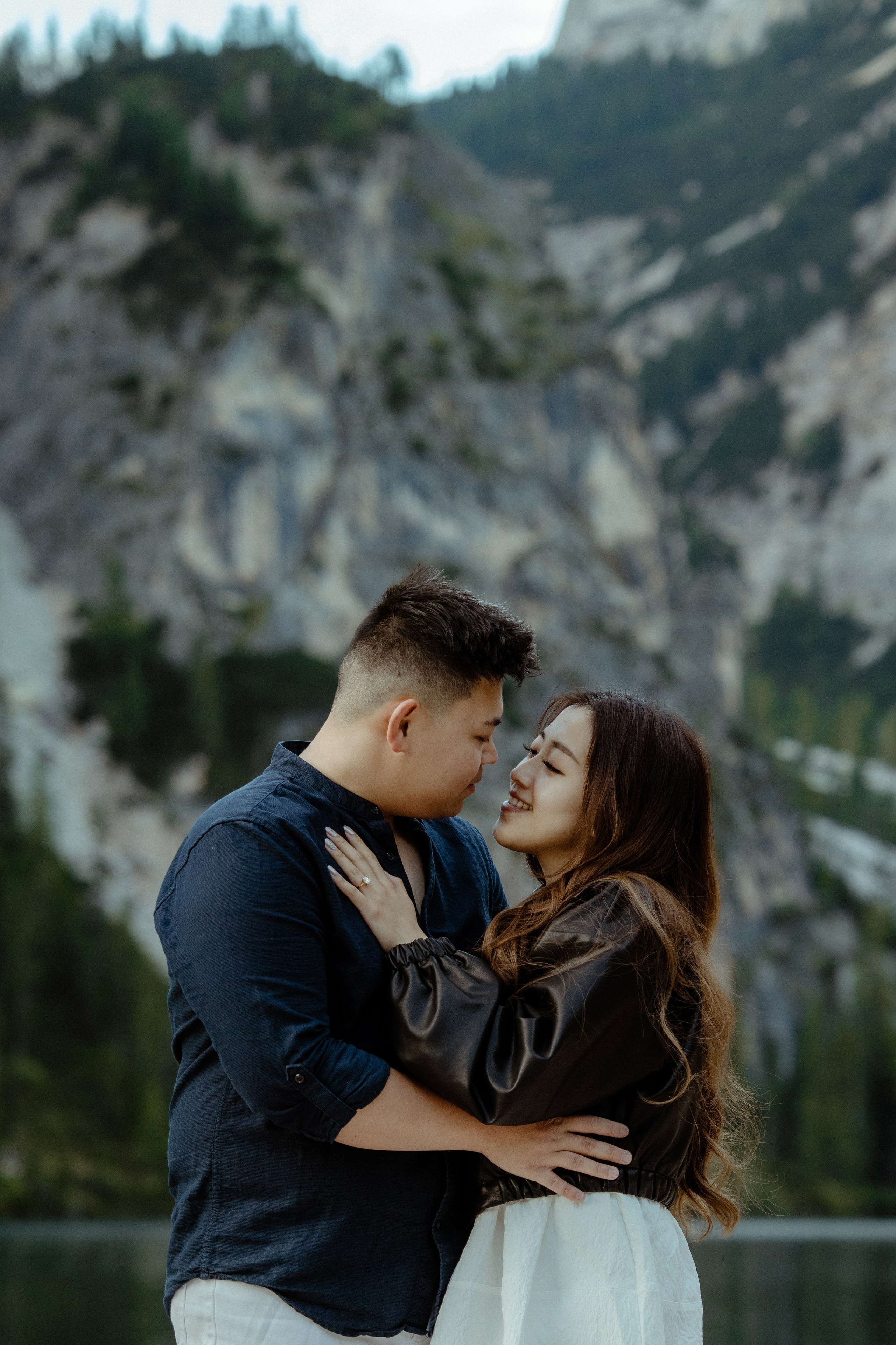 Sunrise proposal at Lago di Braies | Dreamy engagement in the Dolomites. Iceland elopement photographer & videographer