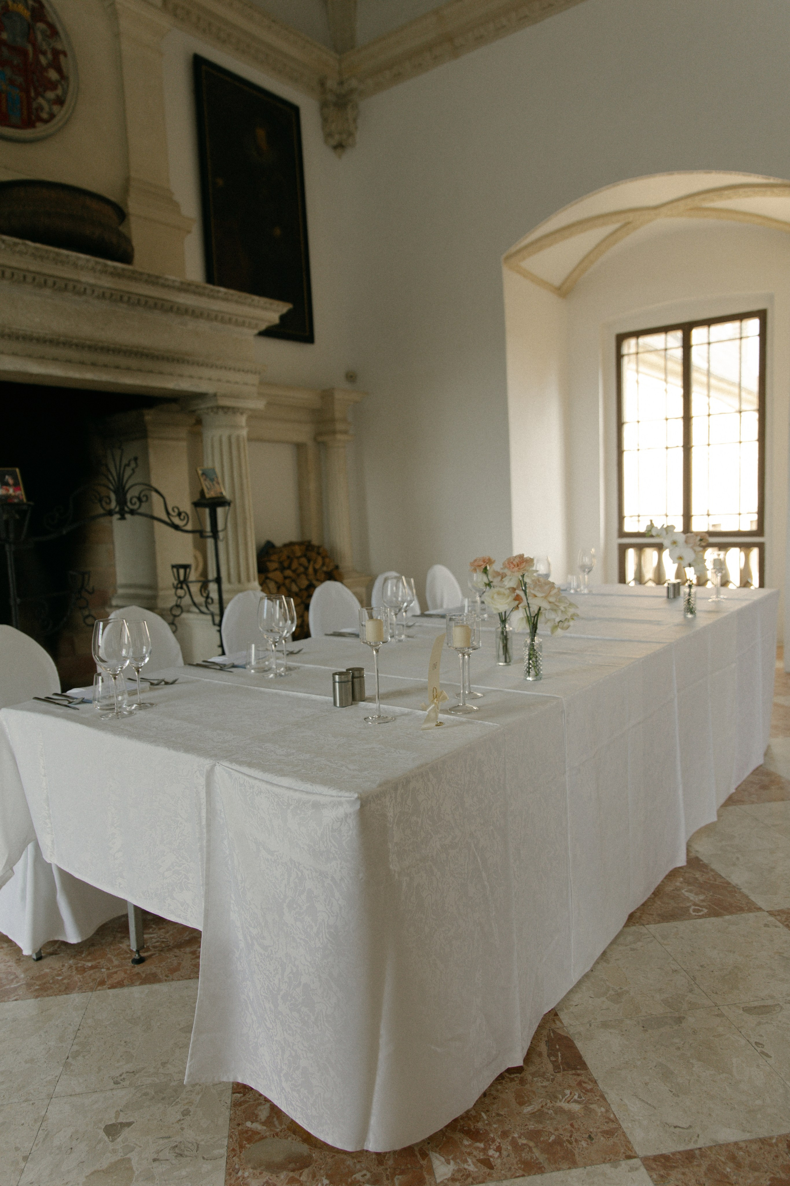 Elegant Castle Wedding in Austria | Alwin & Ruth’s Fairytale Celebration. Wedding photographer and videographer based in Timisoara, Romania