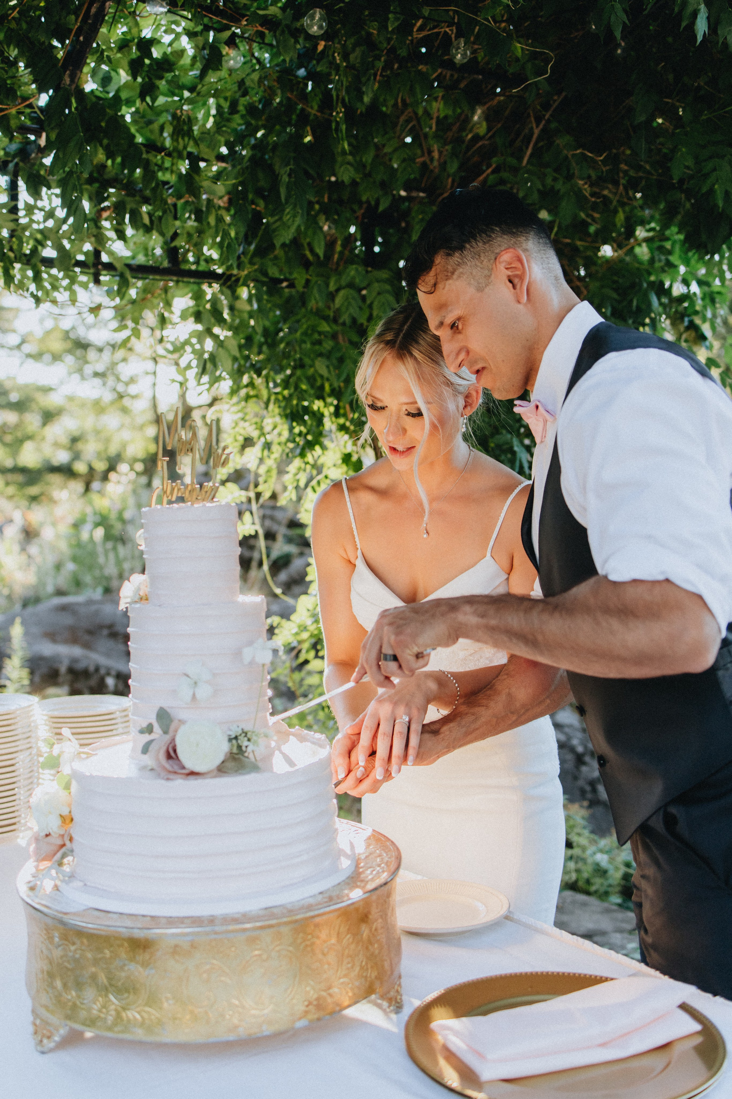 Brook & Richard's Wedding in Portland Oregon| Captured by Georgy Shishkin, Professional Wedding Photographer Seattle, Bend & Oregon Coast. Capturing Love in the Heart of the Pacific Northwes