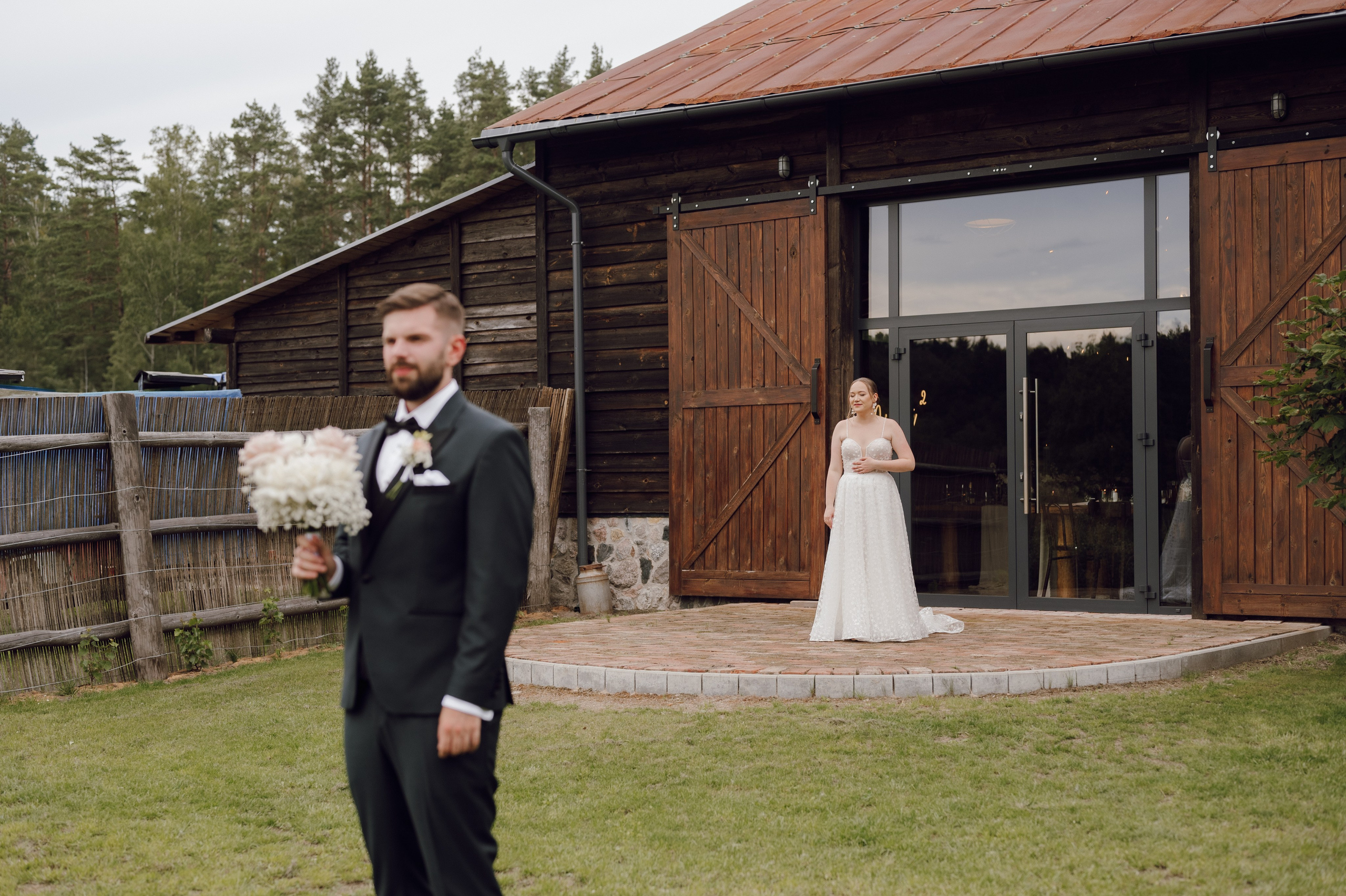 Kasia & Kuba | Wesele w stodole Owczarnia. Ślubny fotograf Poznań | Oliwia Makara
