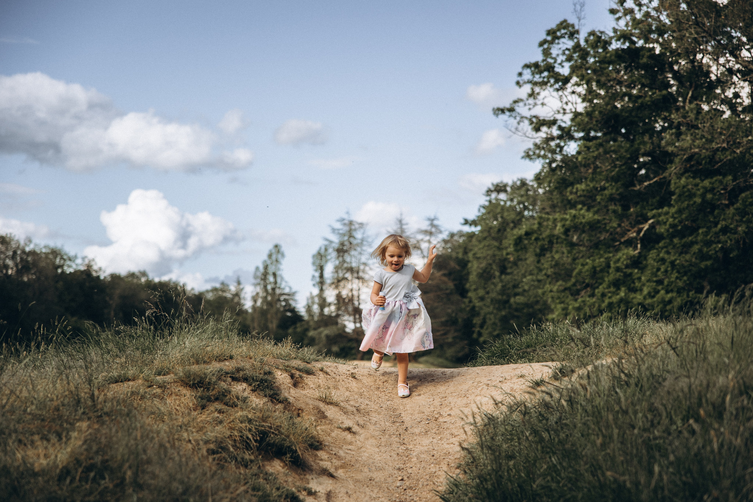 Séance photo en famille Forêt de Bouconne. Eugénie Smirnova — photographe à Toulouse et dans le sud-ouest de la France