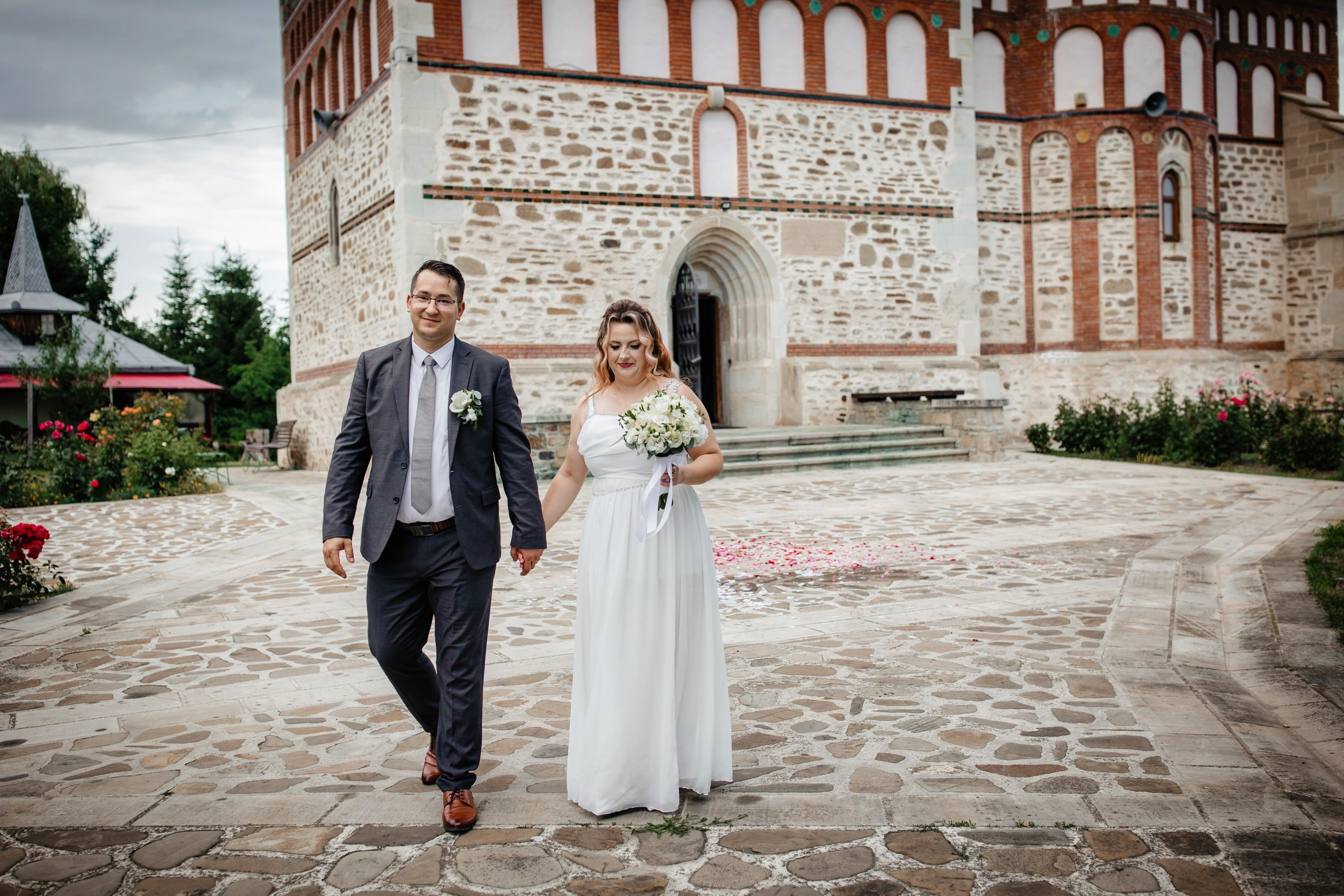 • fotograf cununie religioasă Dorohoi Alexandru și Otilia în biserică • fotograf cununie religioasă Dorohoi moment emoționant schimb de priviri • fotograf cununie religioasă Dorohoi mirii în timpul slujbei • fotograf cununie religioasă Dorohoi cadre naturale din biserică • fotograf cununie religioasă Dorohoi binecuvântarea mirilor • fotograf stare civilă Botoșani Alexandru și Otilia spun DA • fotograf stare civilă Botoșani moment semnare acte oficiale • fotograf stare civilă Botoșani emoții la ieșirea din primărie • fotograf stare civilă Botoșani cadre cu mirii și invitații • fotograf stare civilă Botoșani fotografii naturale și autentice • fotograf nuntă Botoșani ședință foto Alexandru și Otilia • fotograf nuntă Dorohoi cadre romantice ședință foto miri • fotograf nuntă Botoșani portrete elegante miri • fotograf nuntă Dorohoi cadre naturale în lumină caldă • fotograf nuntă Botoșani ședință foto în aer liber • fotograf nuntă Botoșani petrecere dans și distracție • fotograf nuntă Dorohoi momente spontane la petrecere • fotograf nuntă Botoșani invitați pe ringul de dans • fotograf nuntă Dorohoi cadre dinamice de la petrecere • fotograf nuntă Botoșani atmosferă vibrantă și emoții reale • Alin Chirilă fotograf surprinde emoțiile mirilor Alexandru și Otilia • Alin Chirilă fotograf cadre naturale și autentice de nuntă • Alin Chirilă fotograf poveste de dragoste spusă prin imagini • Alin Chirilă fotograf momente reale și emoții sincere • Alin Chirilă fotograf portrete elegante de miri • AlinoFotoStudio fotografie de nuntă Alexandru și Otilia • AlinoFotoStudio cadre artistice cununie religioasă • AlinoFotoStudio ședință foto miri în lumină naturală • AlinoFotoStudio fotografie autentică de nuntă în România • AlinoFotoStudio momente speciale surprinse cu emoție • povestitor prin fotografie surprinde iubirea dintre Alexandru și Otilia • povestitor prin fotografie cadre naturale și emoții reale • povestitor prin fotografie zi de nuntă spusă în imagini • povestitor prin fotografie momente autentice și pline de viață • povestitor prin fotografie amintiri transformate în artă Alin Chirilă fotograf – povestitor prin fotografie la nunta Alexandru și Otilia • AlinoFotoStudio fotograf nuntă – emoții reale surprinse natural • fotograf nuntă Botoșani • fotograf nuntă Dorohoi • fotograf cununie religioasă Dorohoi • fotograf stare civilă Botoșani • fotograf botez Botoșani • Alin Chirilă fotograf • AlinoFotoStudio • povestitor prin fotografie