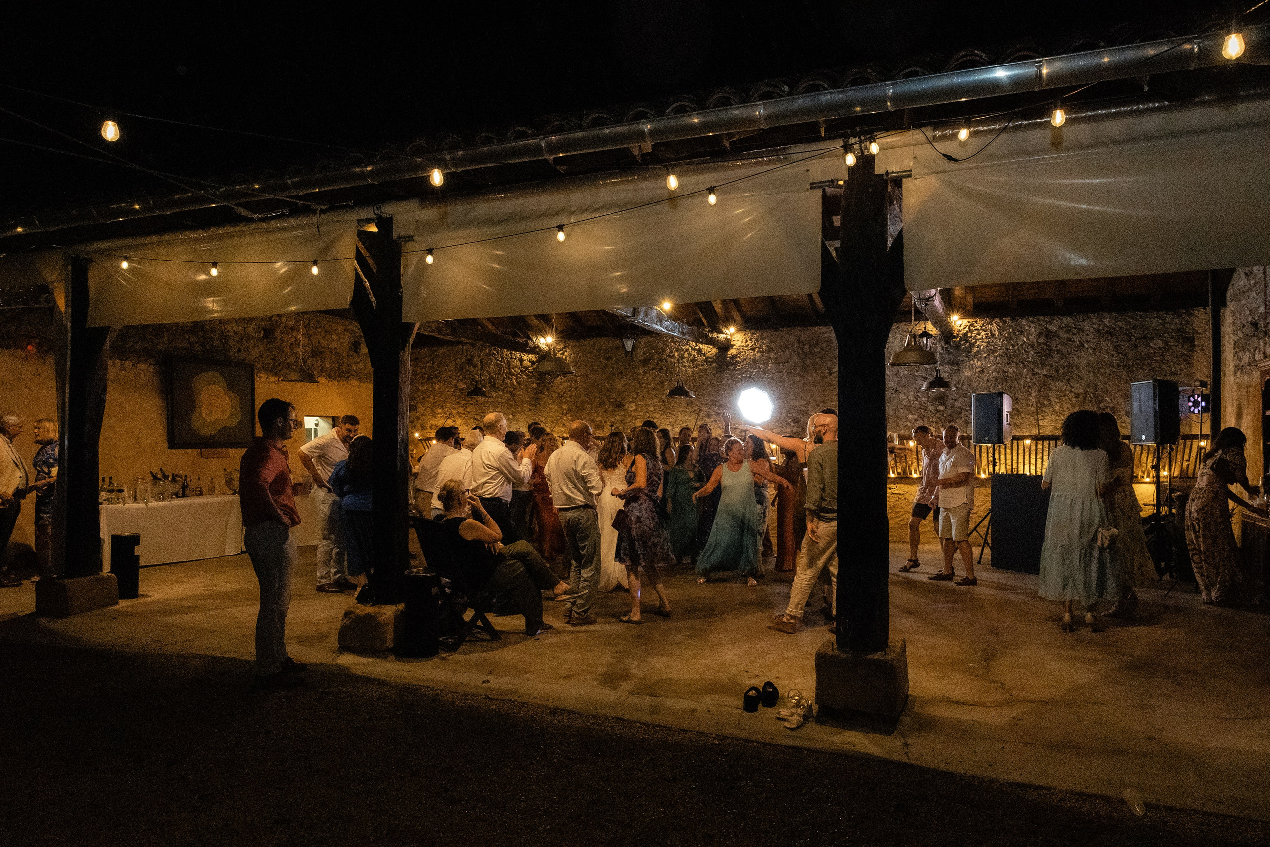 Rachel et Giles. Photo de mariage au Château de Saint-Martory. Eugénie Smirnova — photographe à Toulouse et dans le sud-ouest de la France
