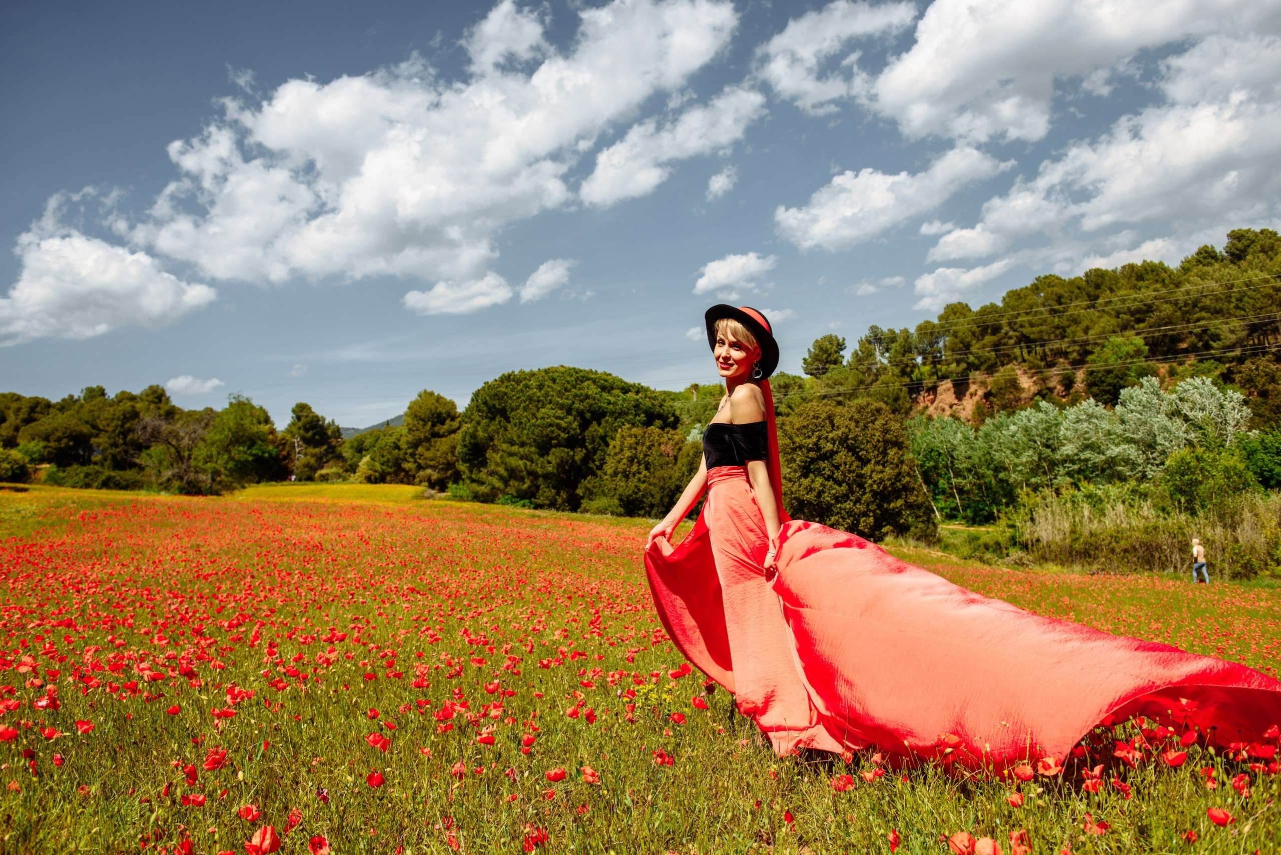 Olga Campos flores rojos. Фотограф Екатерина Гасанова — фотосессии в Барселоне