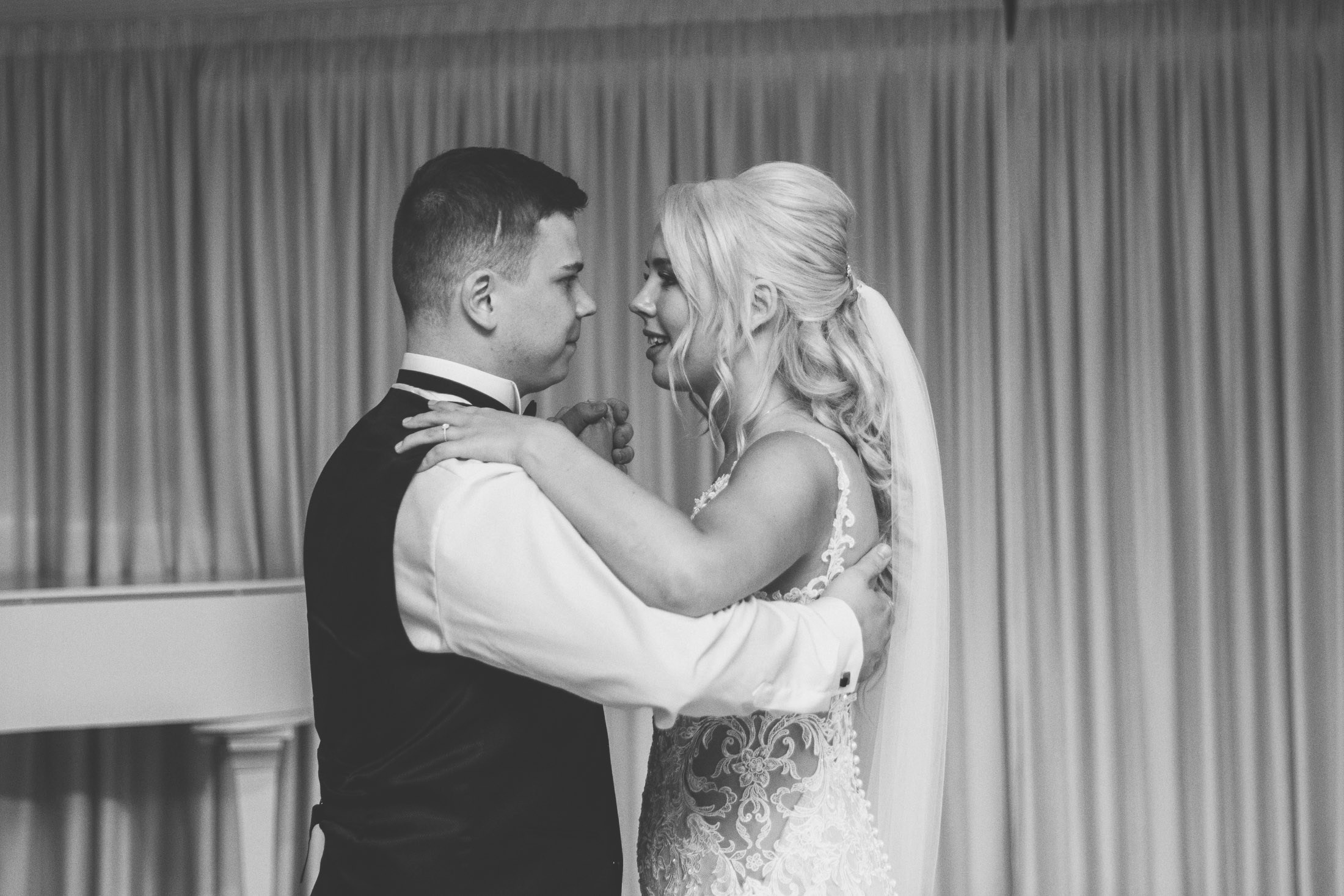 Hääkuvaaja Porvoo | Hääkuvaus Villa Haikko