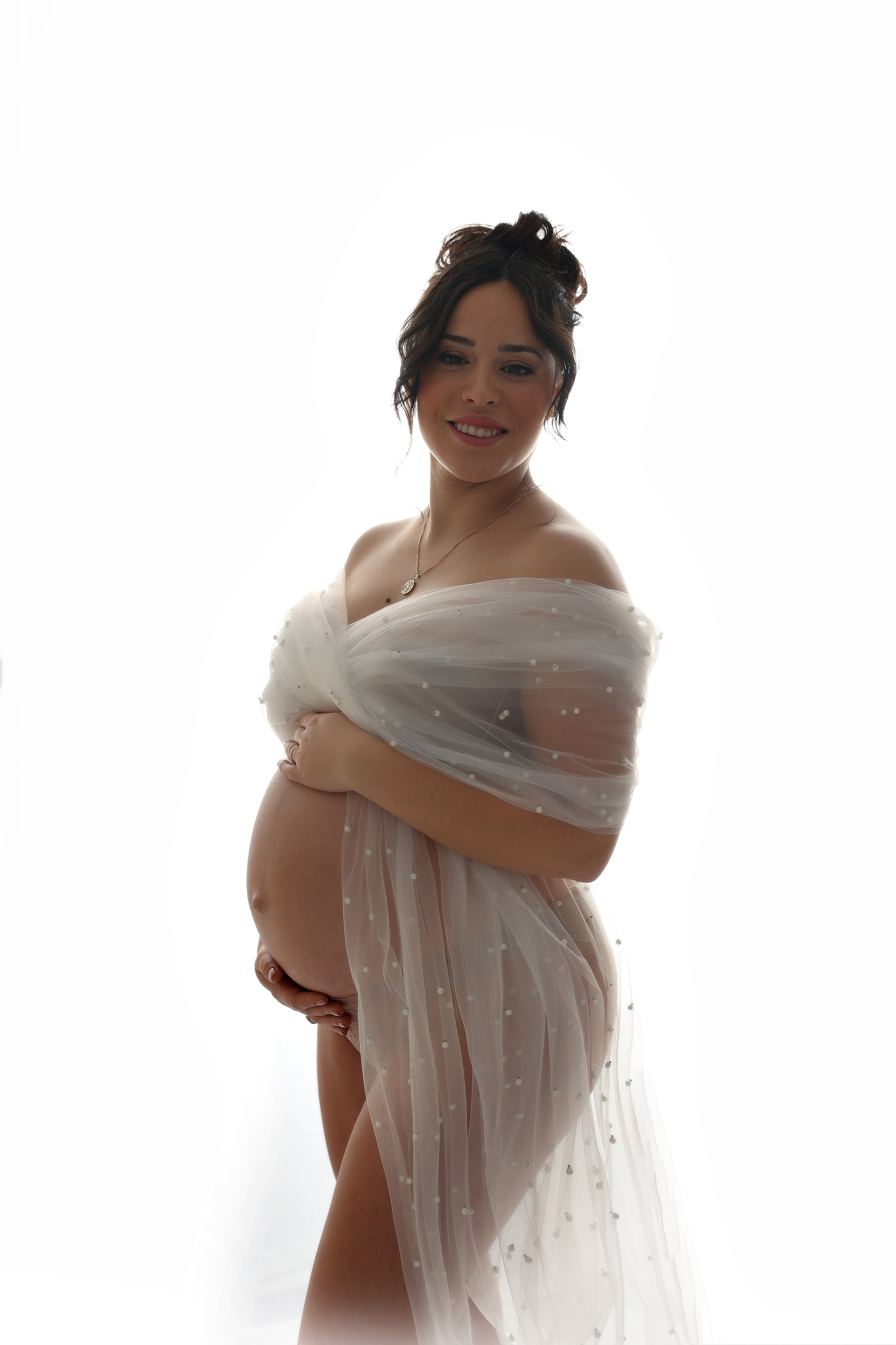 Nueva Sesión Embarazo En Estudio. Fotografía de Eventos, Embarazo y Familiar en Pirineos