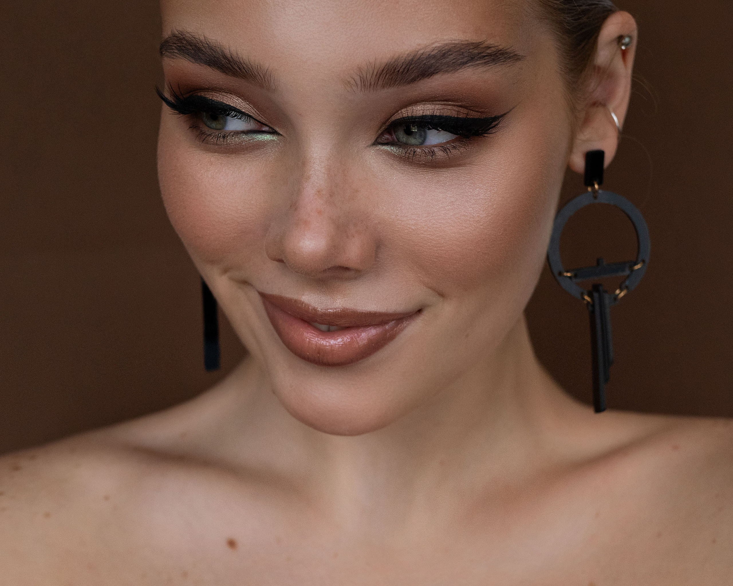 Makeup for photoshoot, engagement photos makeup, professional photosession hairstyling. Makeup artist and Hair stylist in London