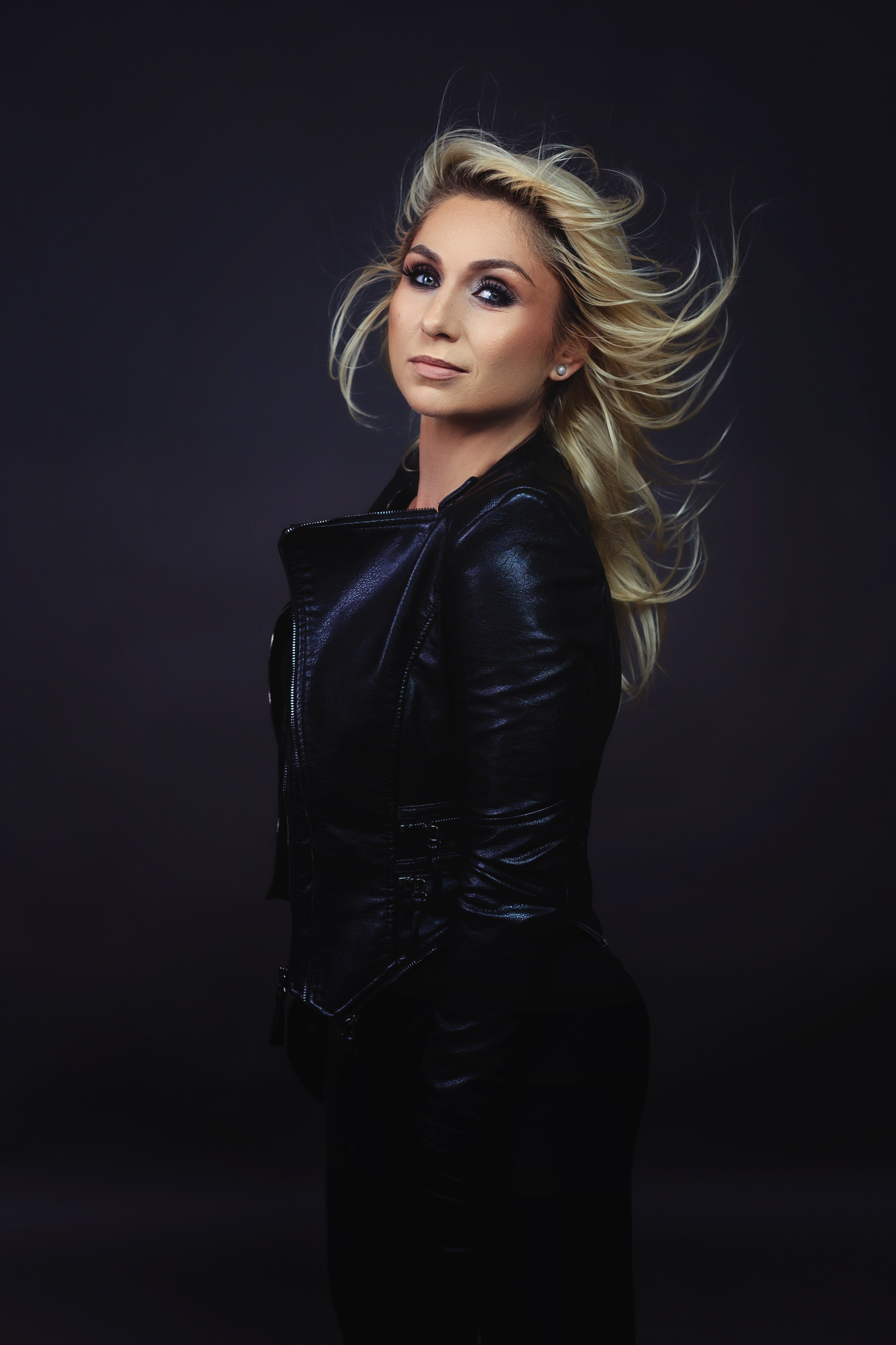 Machiaj profesional Constanta - La Femme Studio Photography / Alexandra Stan Make-up. Elena Mascan – Fotograf newborn, maternitate, portret, smash the cake & branding personal | La Femme Studio Photograpy|Constanţa