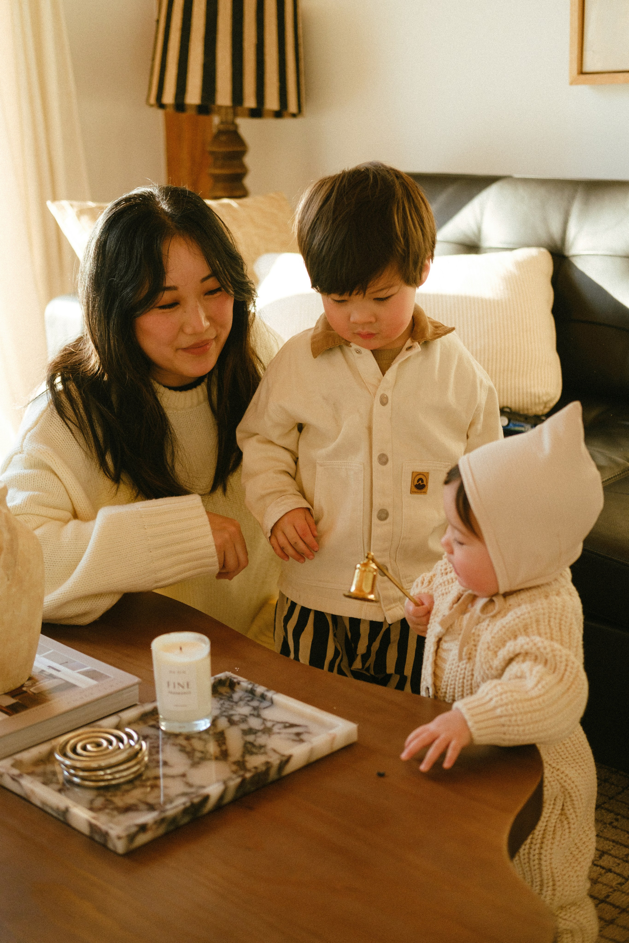 Snowy Family Photo Session at a Cozy Cottage Near Richmond, VA. Family Photographer Anna Dobrovolskaia | Richmond, VA