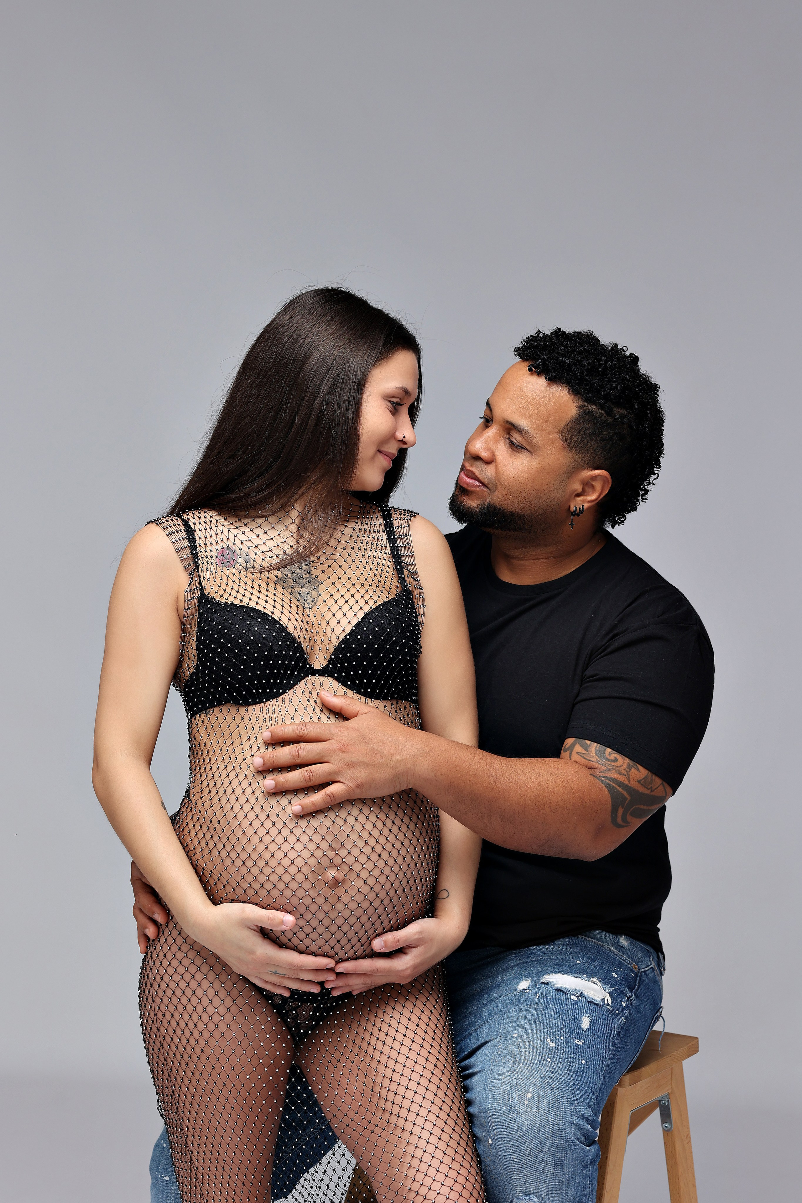 Nueva Sesión Embarazo En Estudio. Fotografía de Eventos, Embarazo y Familiar en Pirineos