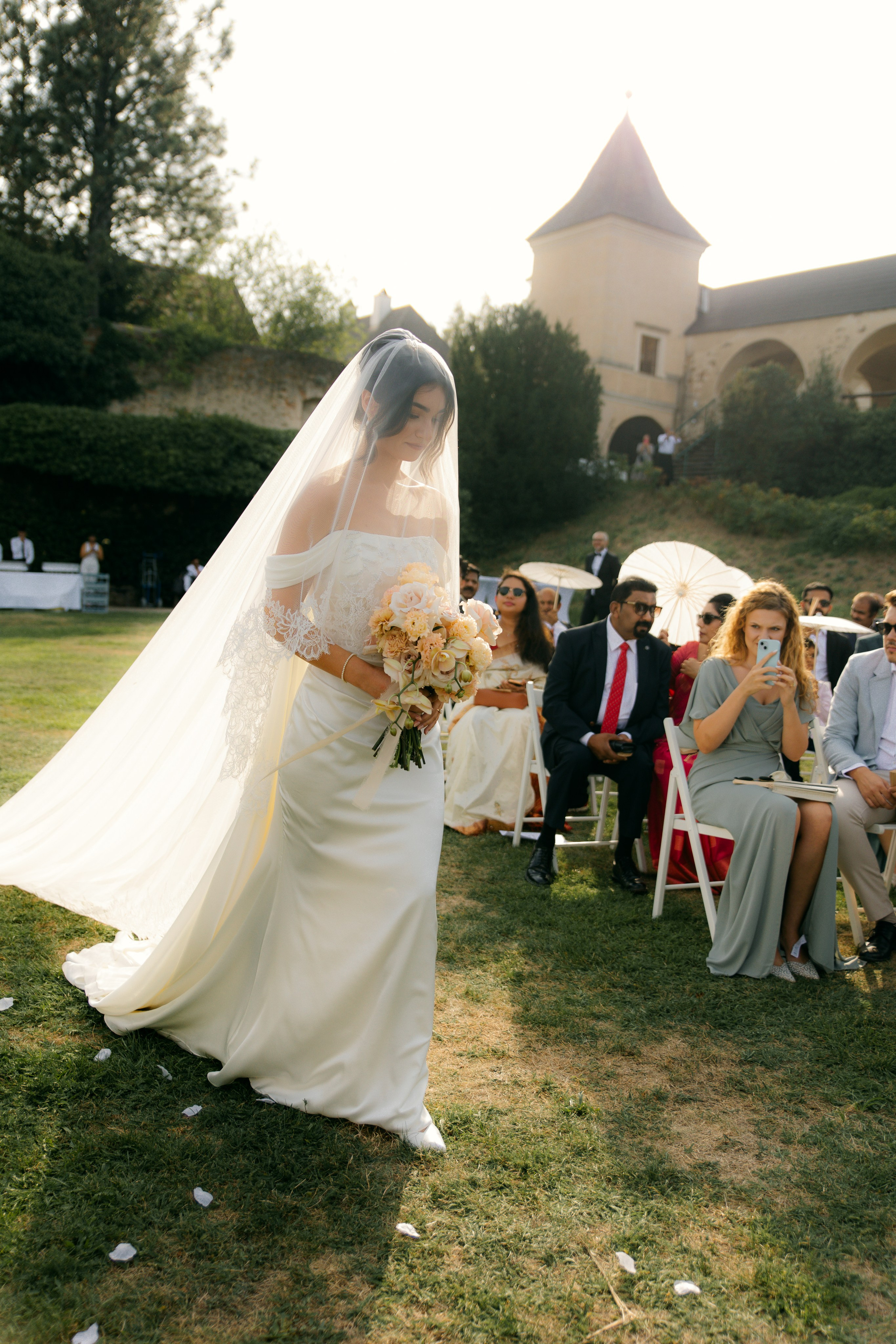 Elegant Castle Wedding in Austria | Alwin & Ruth’s Fairytale Celebration. Wedding photographer and videographer based in Timisoara, Romania