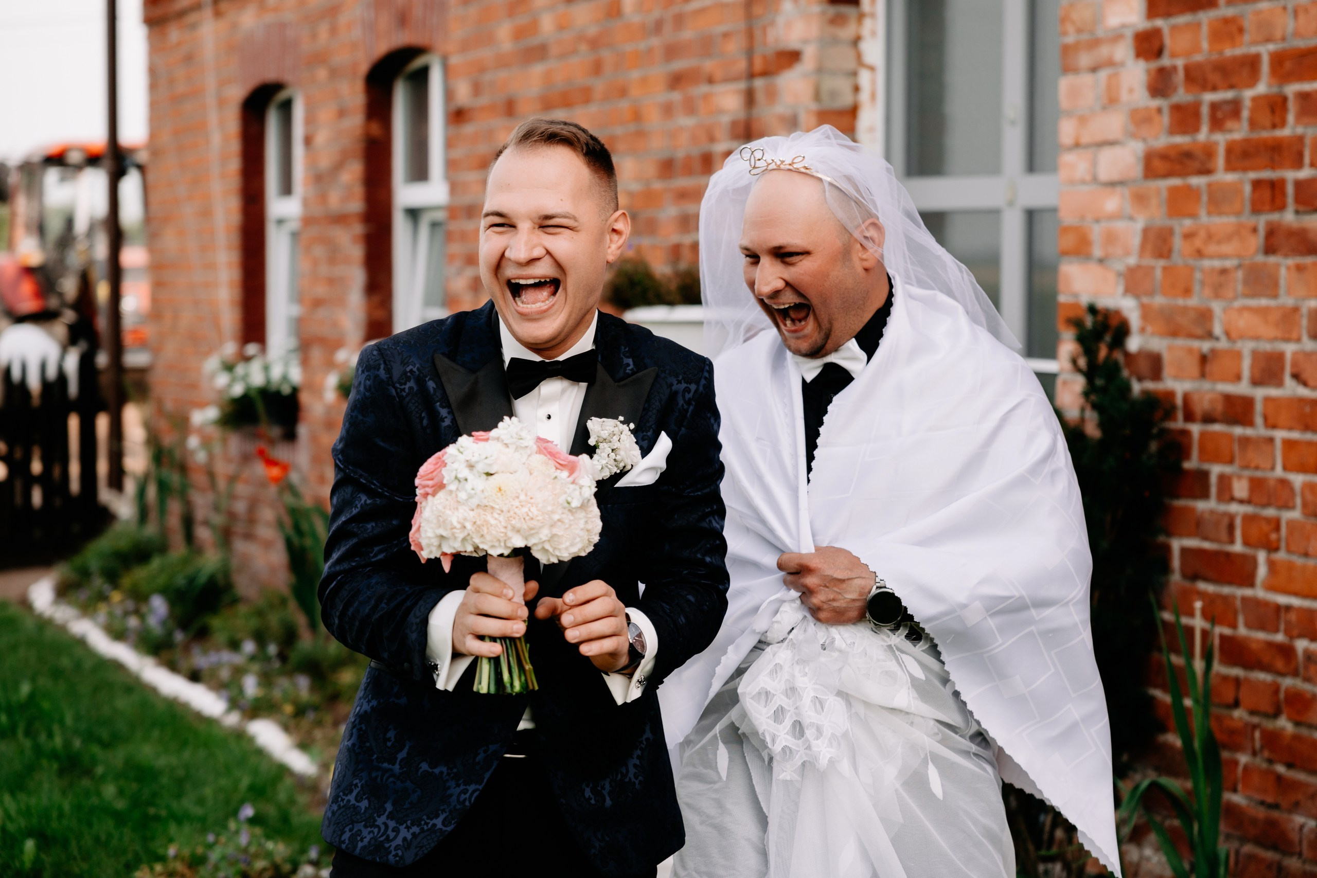 Patrycja ♡ Wojtek. Fotograf Ślubny Warszawa - Sesje Biznesowe Rodzinne Eventy