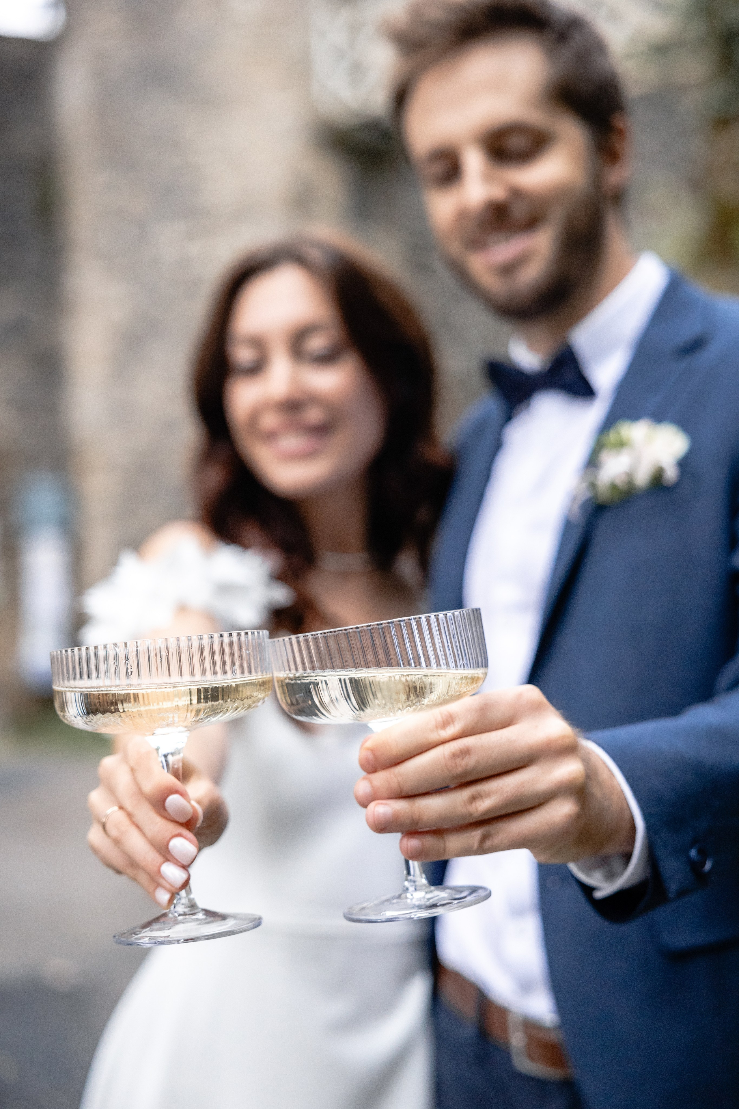 French Chateau Wedding. Elopement at Château de Cénevières. Eugénie Smirnova — your photographer in Toulouse and southwest France