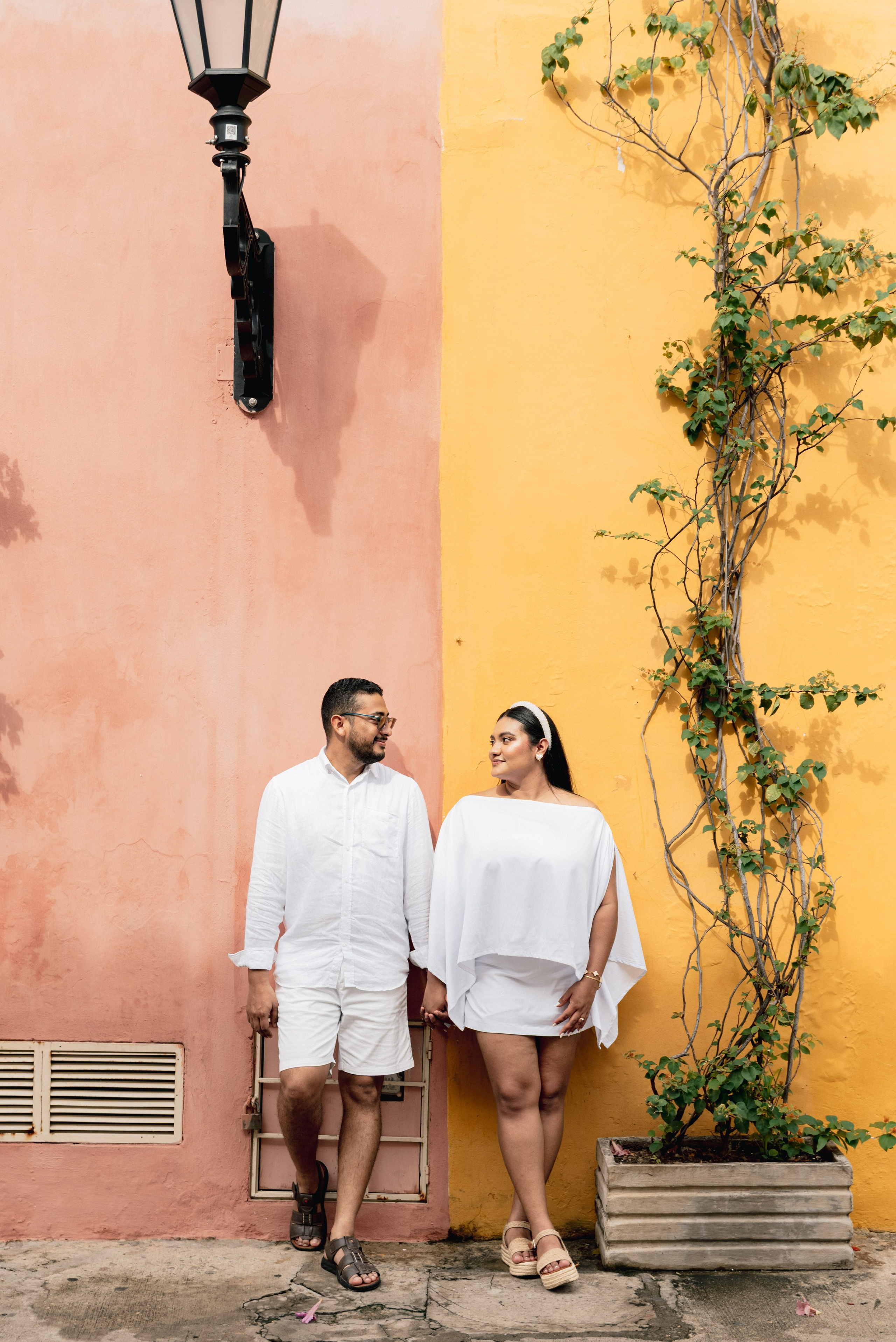 Encontrando magia en cada rincon de Cartagena | Fotografos de bodas y parejas