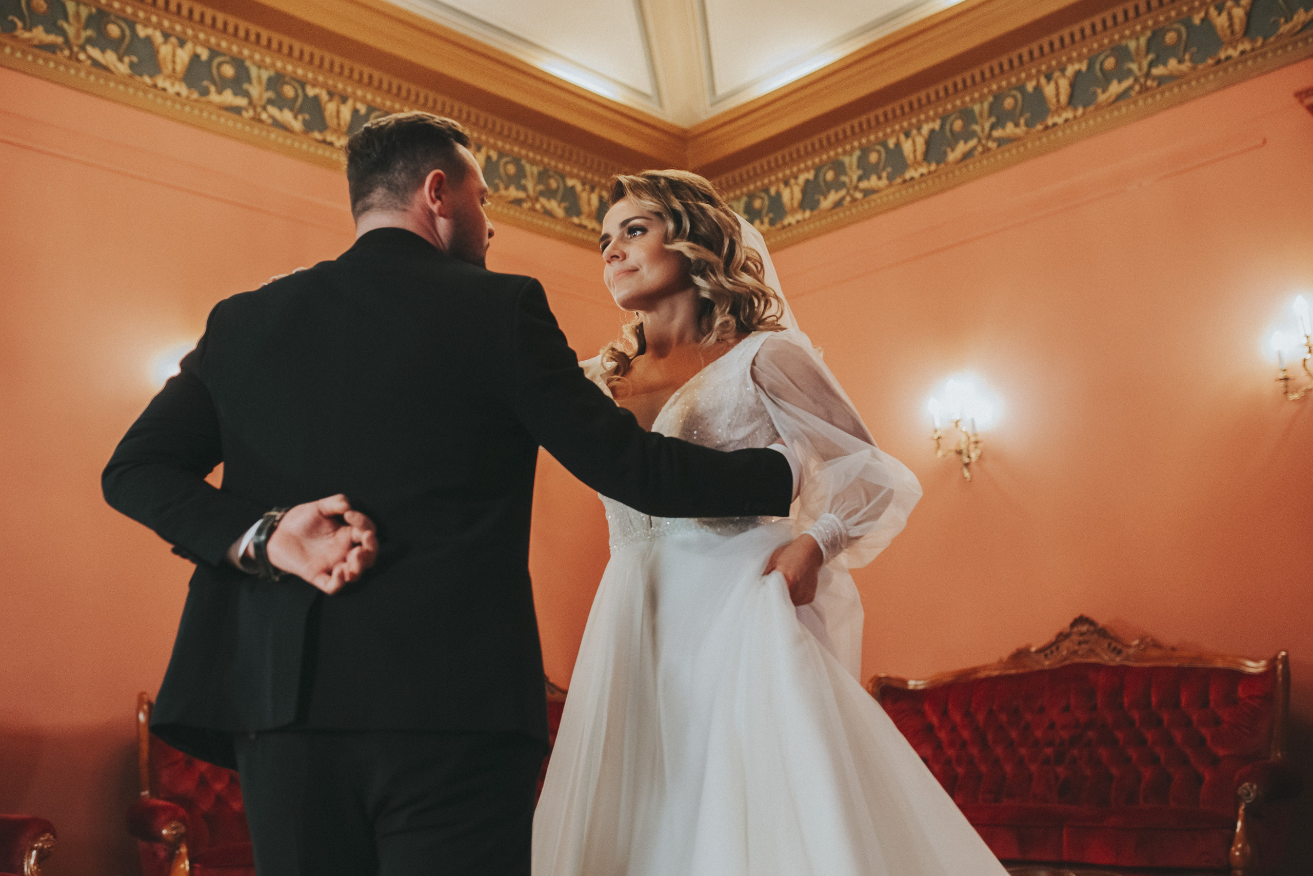 Vestuvių fotosesija, ceremonija, Vestuvių pasiruošimo fotografavimas. Vestuvių fotografas Vilnius Trakai kaina vestuvių fotografavimas fotografė personal.lt photogrpahy kainos jaunoji jaunikis nuotaka santuoka vestuvės, profesionali natūrali meninė reportažinė klasikinė fotosesija, vestuvių fotosesija gamtoje dvare