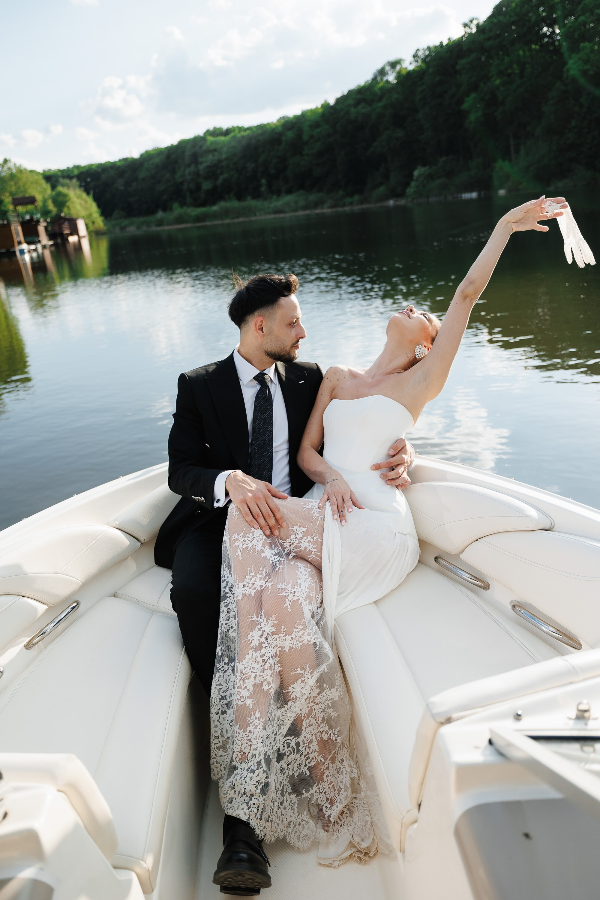 Fotograf nunta Bucuresti – Heaven by the Lake, Snagov | Fotografii elegante, editate natural. Fotograf nunta Bucuresti - Manu Ivanciu